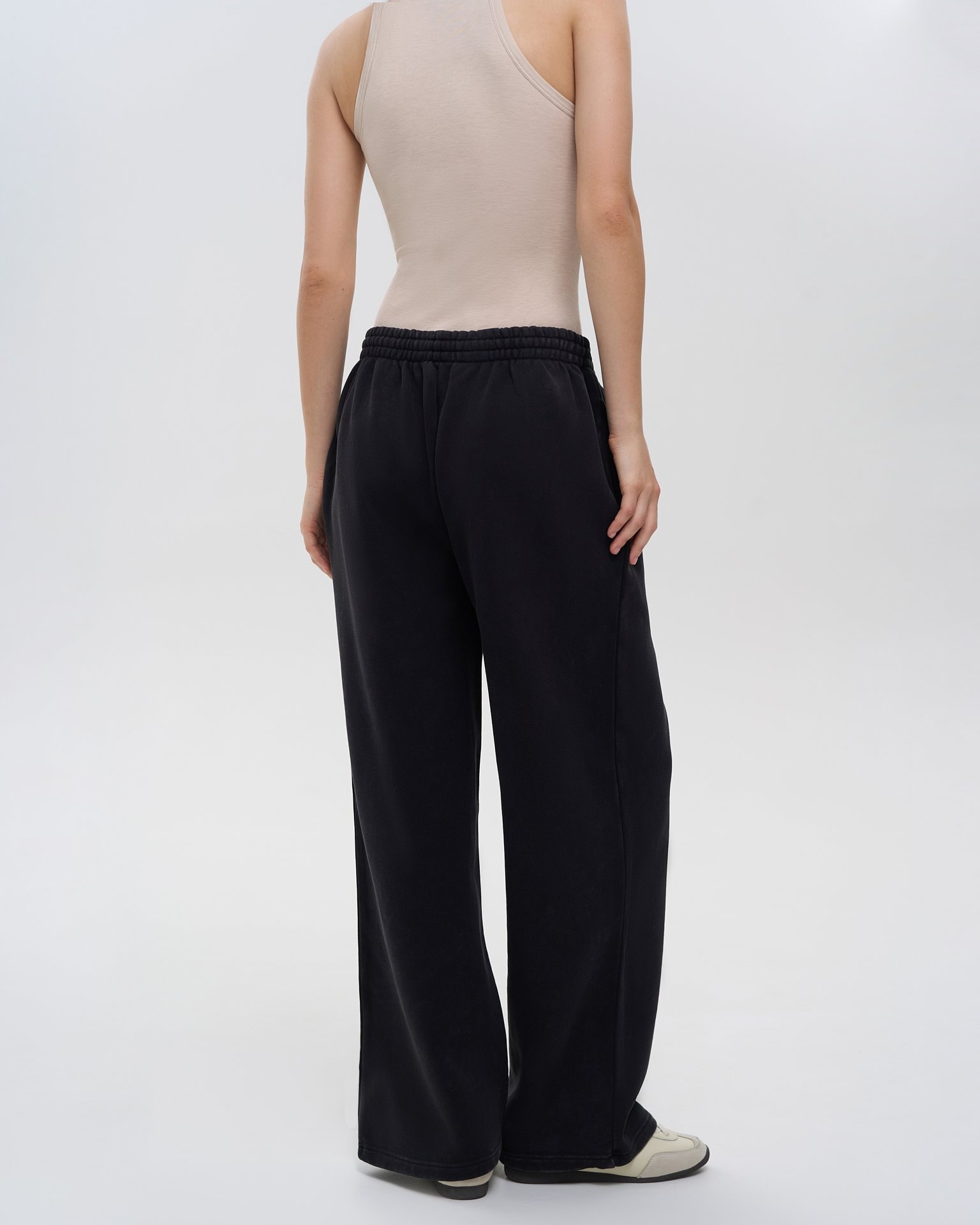 Sporty trousers with pockets, Black — photo 5