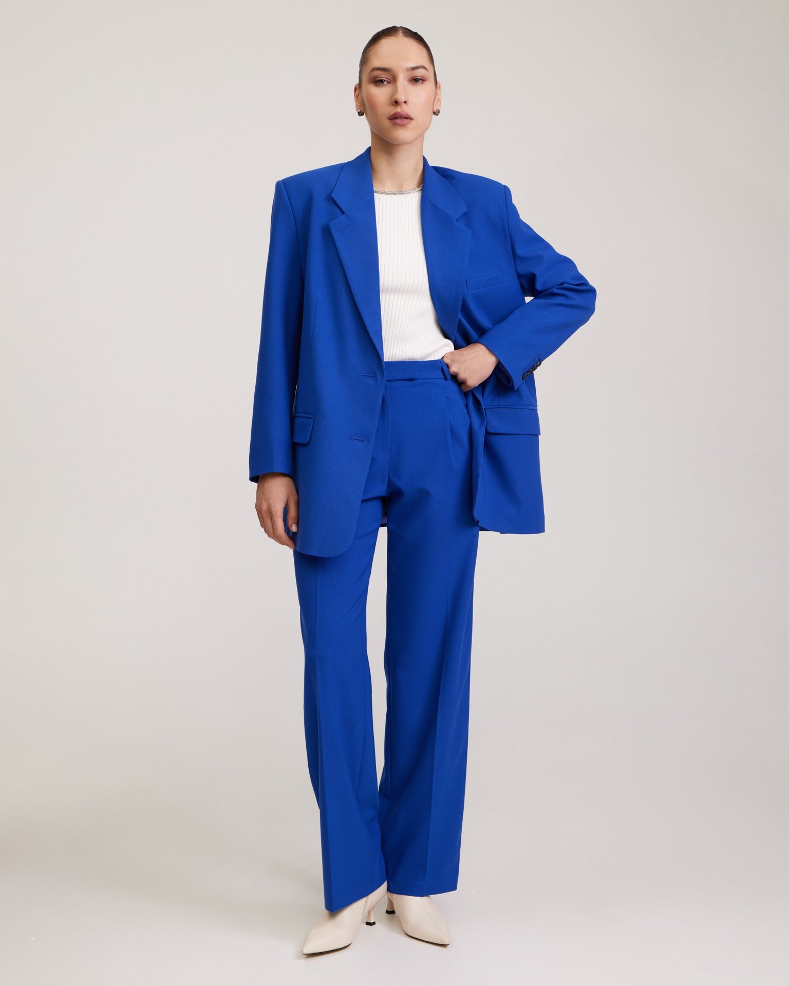 Trousers in electric blue, Blue