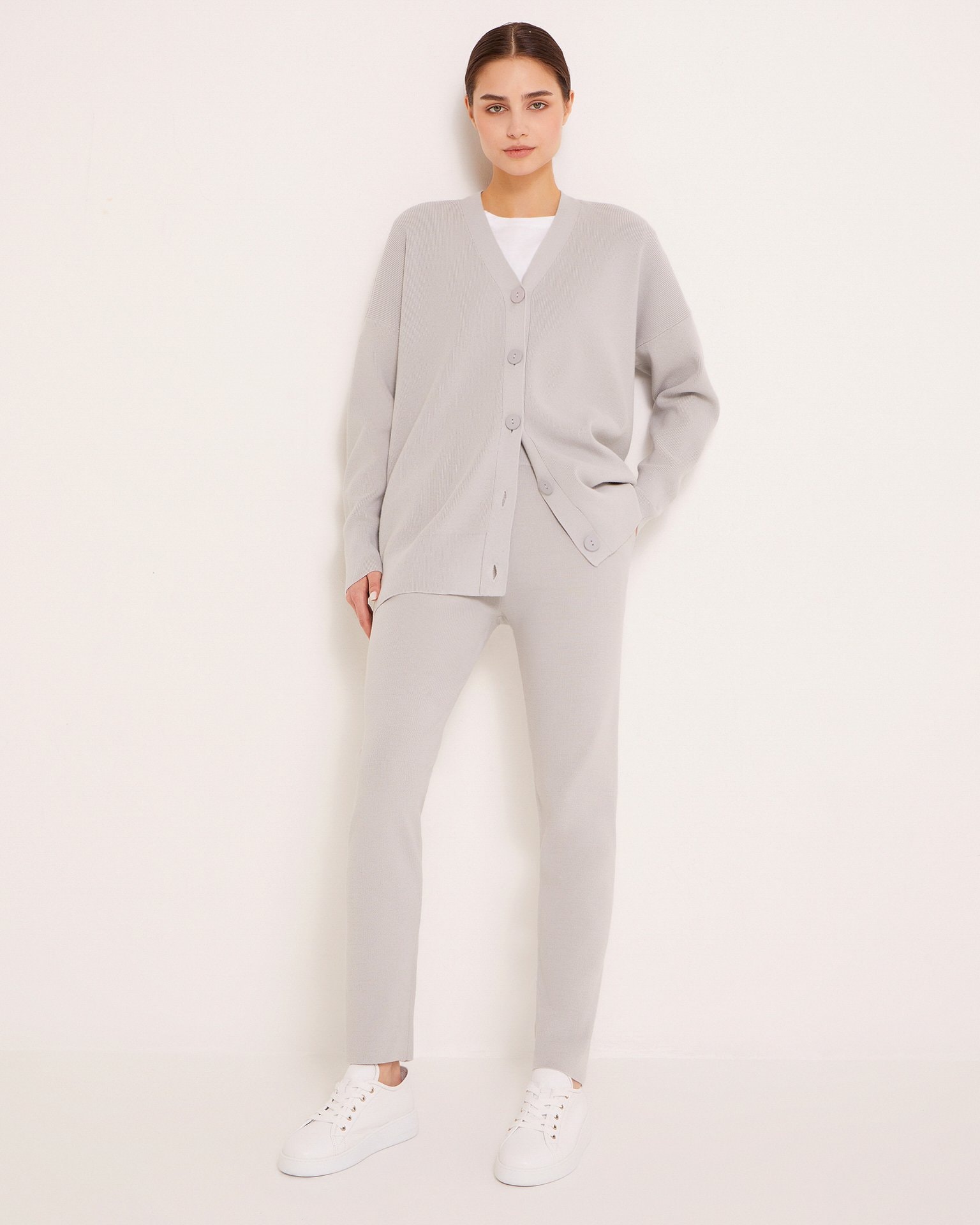 A set with a cardigan, Grey