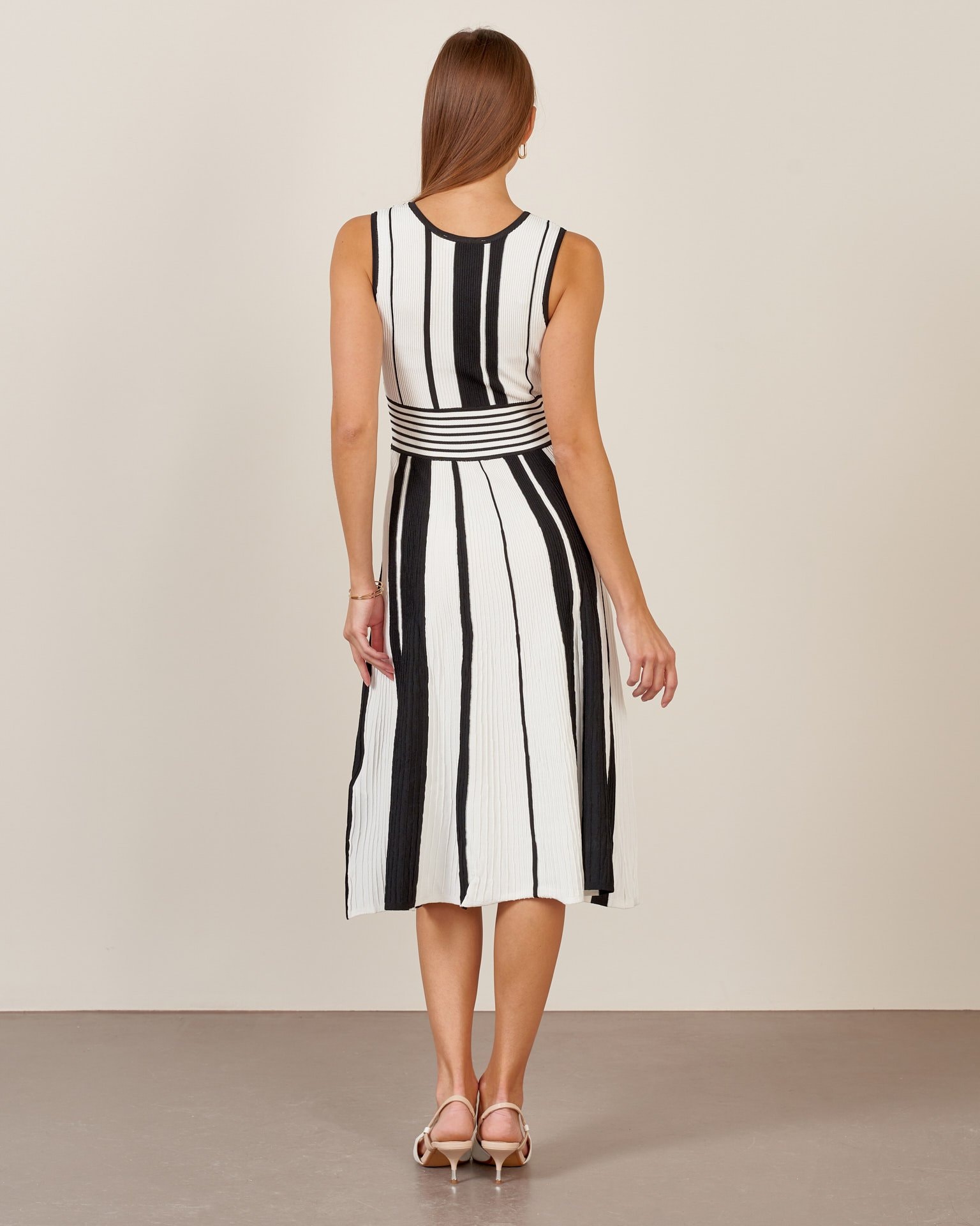 A dress in a black-and-white palette, Black and White — photo 3
