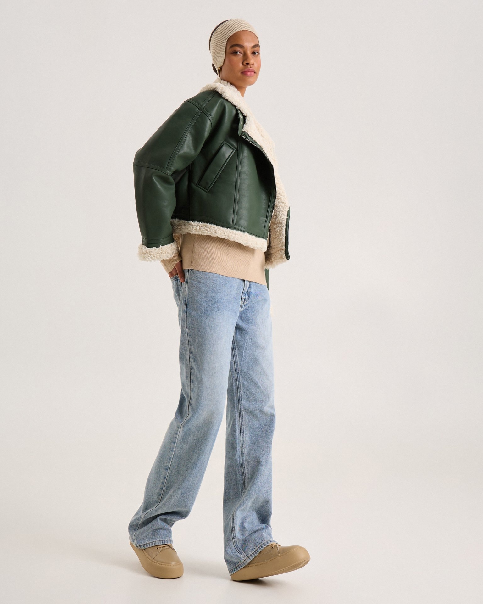 Insulated suede coat in emerald, Green — photo 6