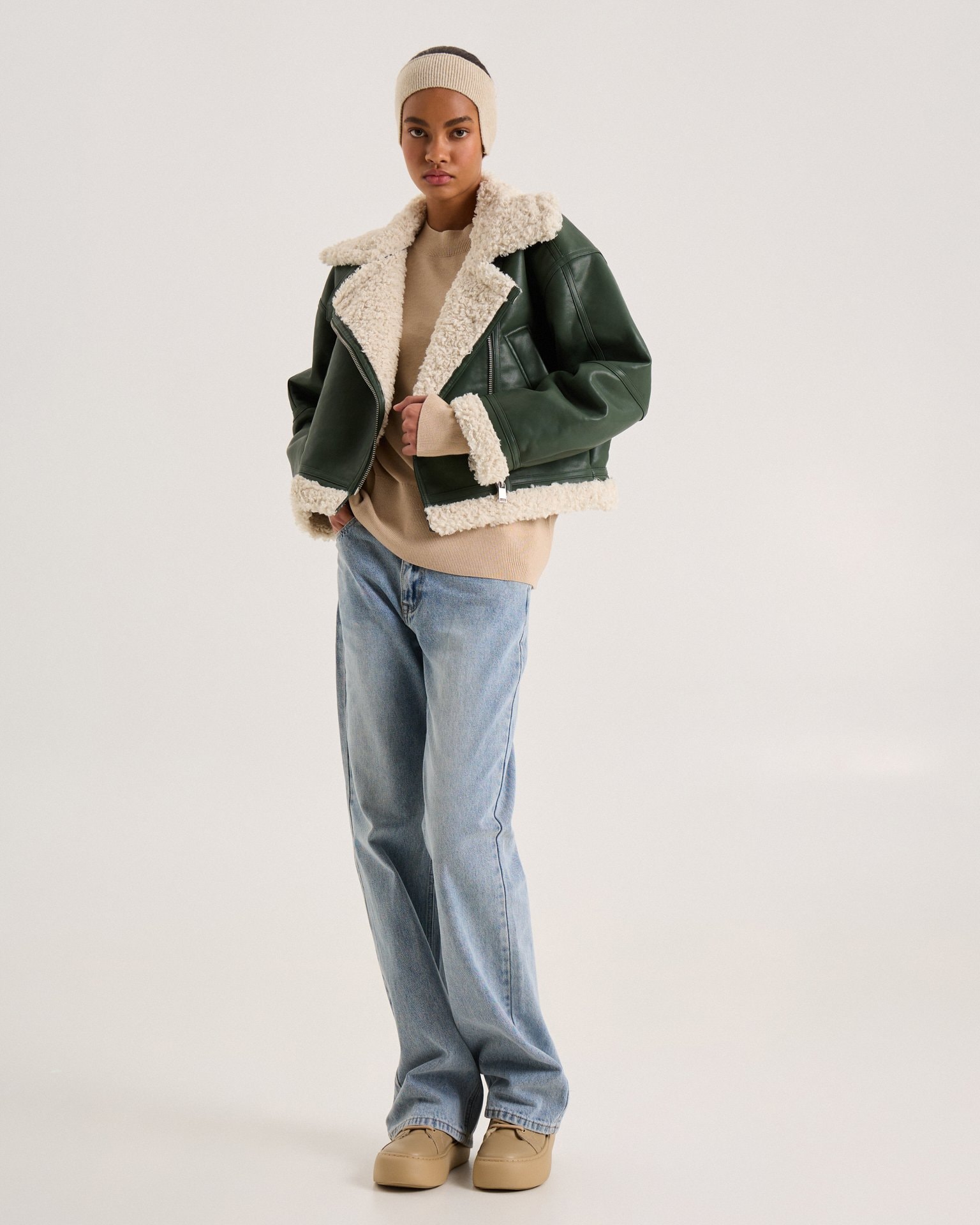 Insulated suede coat in emerald, Green — photo 5