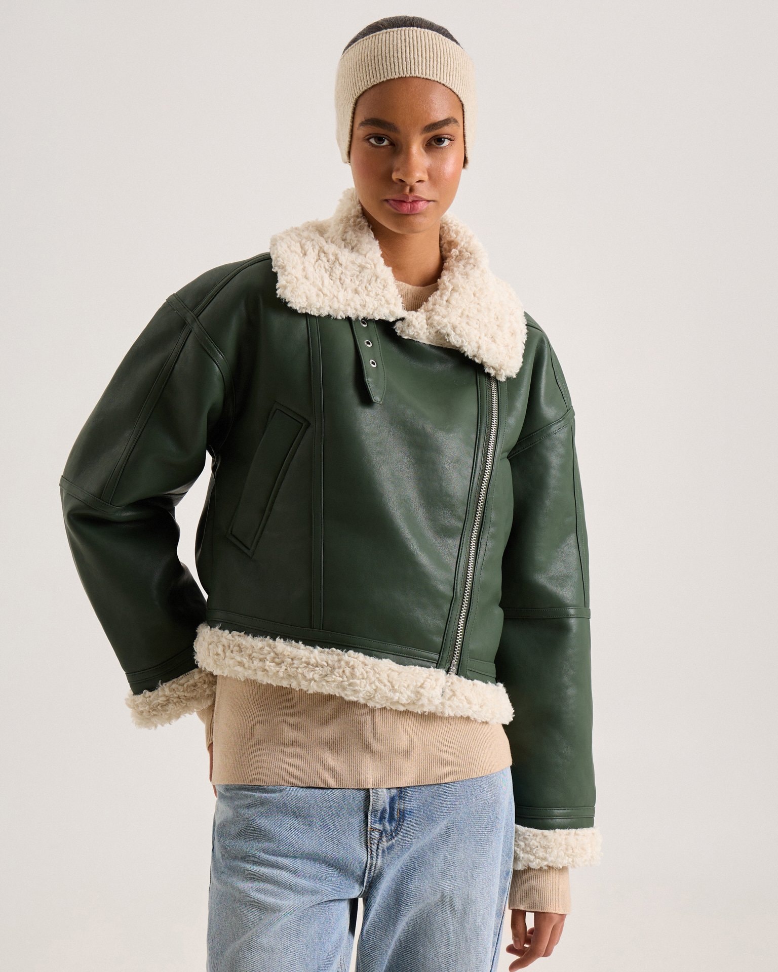 Insulated suede coat in emerald, Green — photo 9