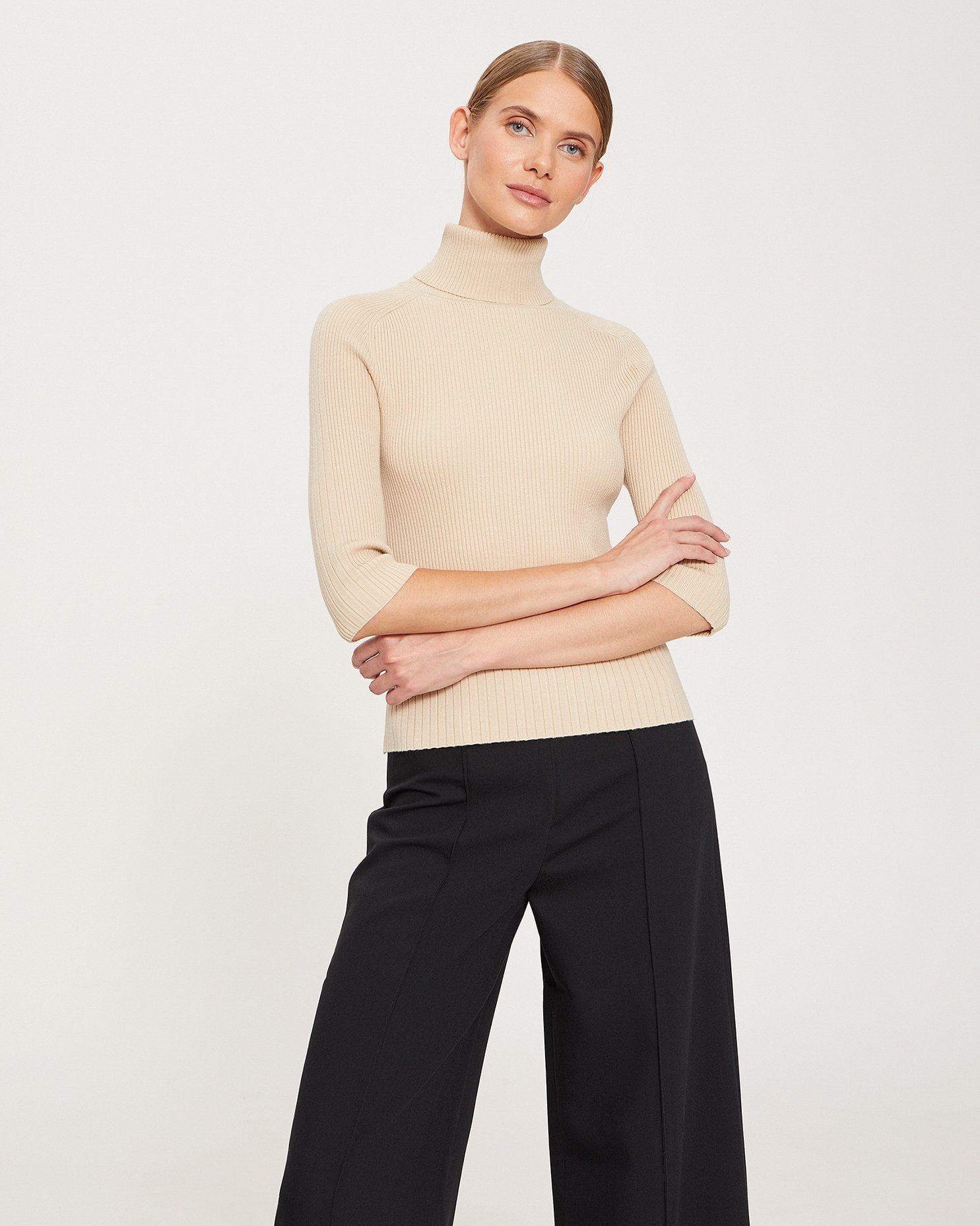 Turtleneck jumper, Pearl