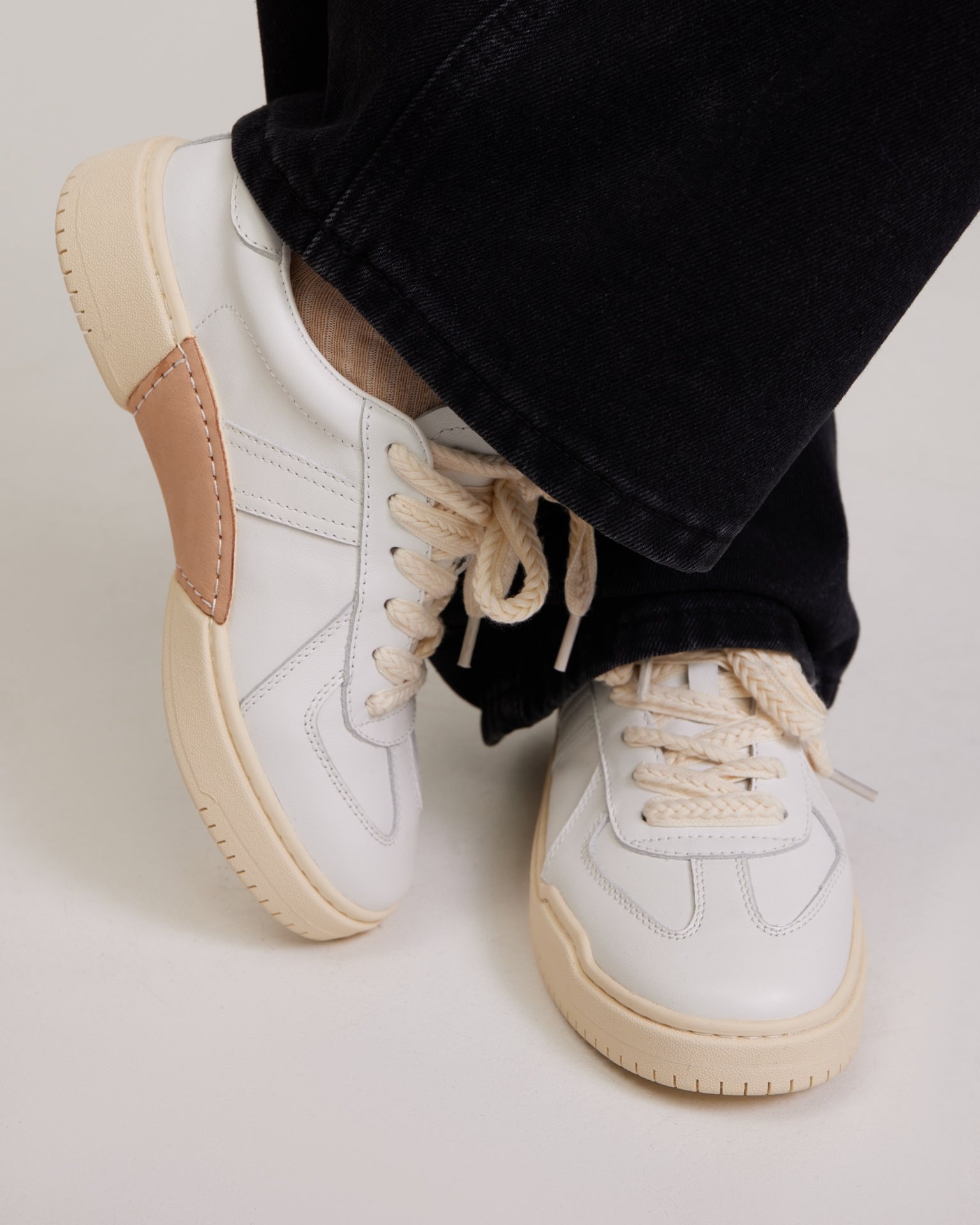 White trainers with inserts, White — photo 2