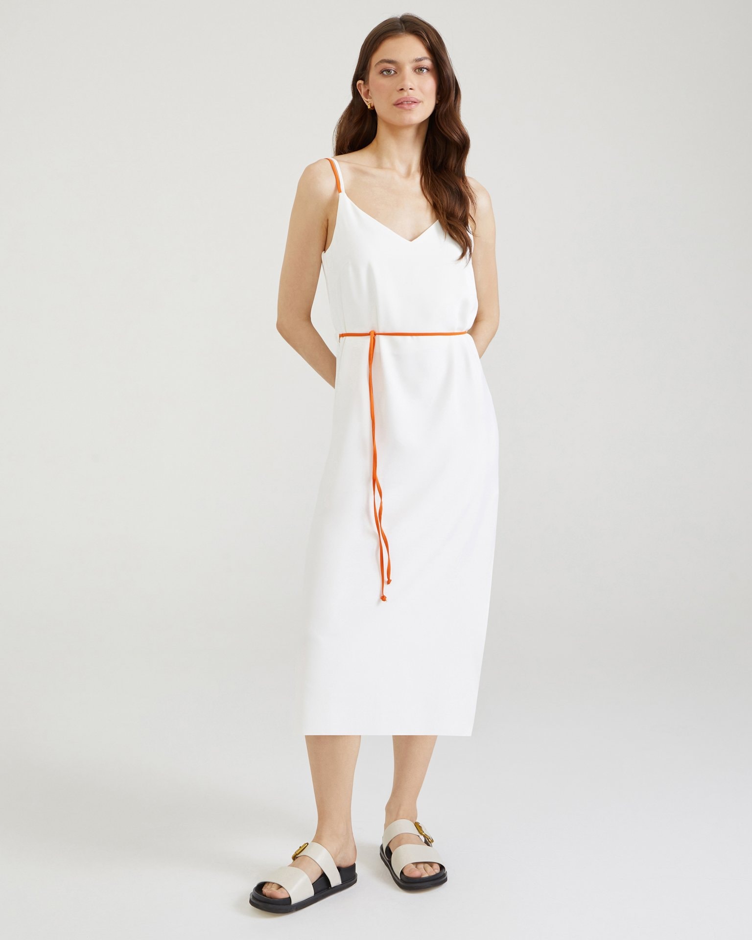 Dress with a thin belt, Milk