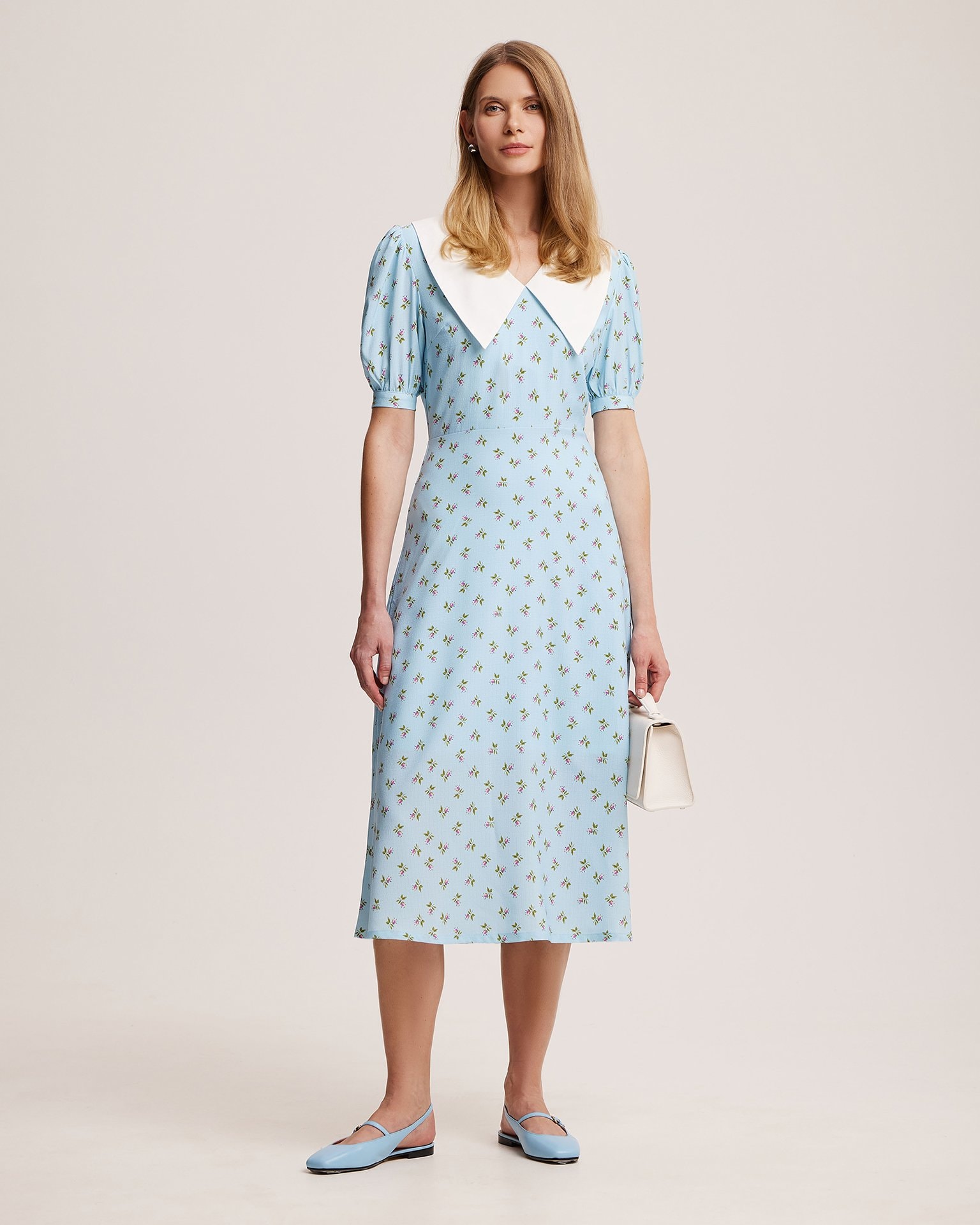 Blue dress with a white collar, Light Blue