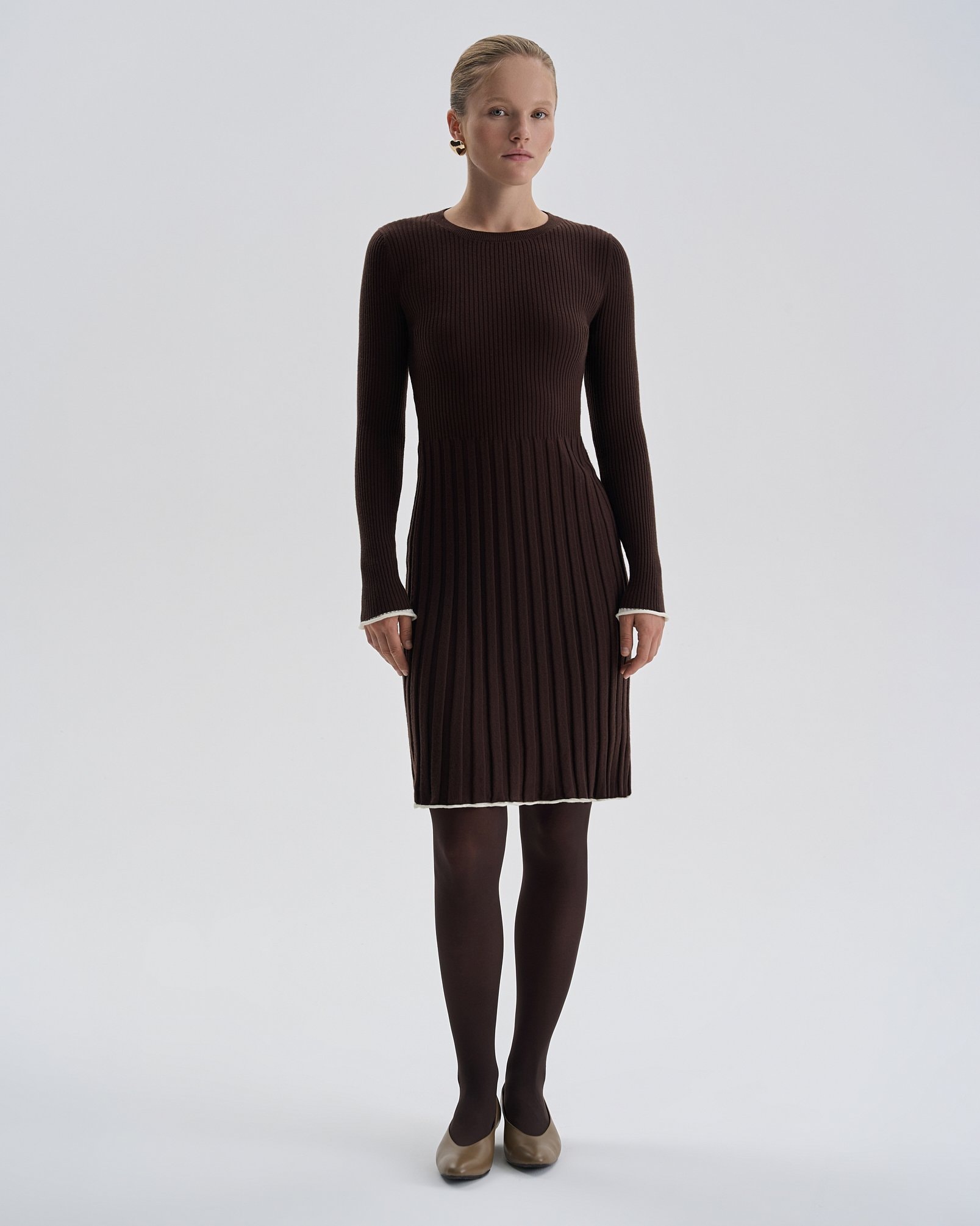 Long-sleeved dress, Brown