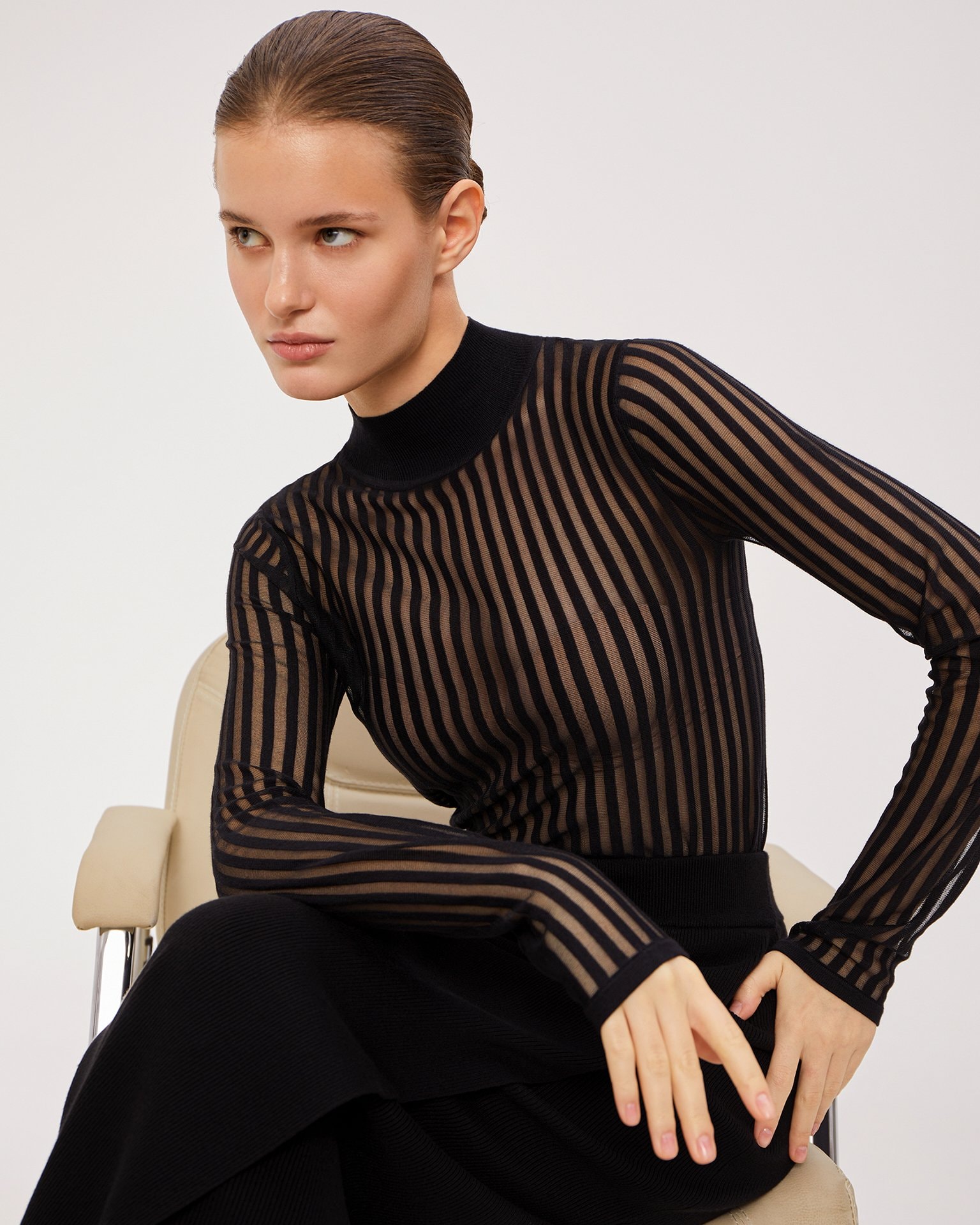 Top with a high neck, Black