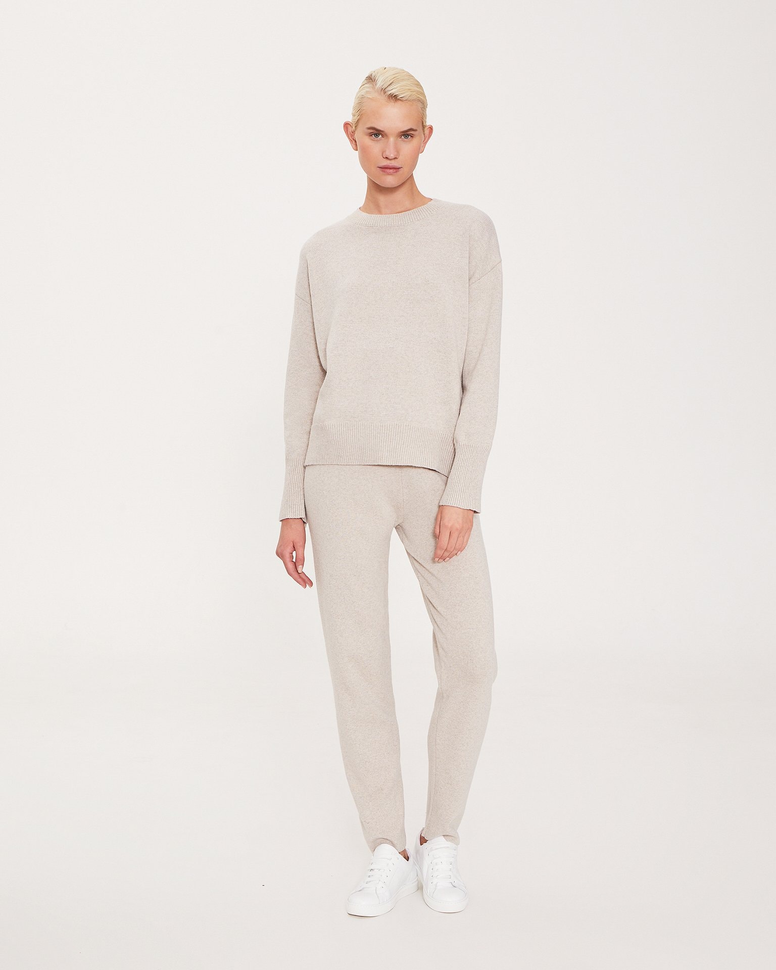 Set with a longline jumper, Beige