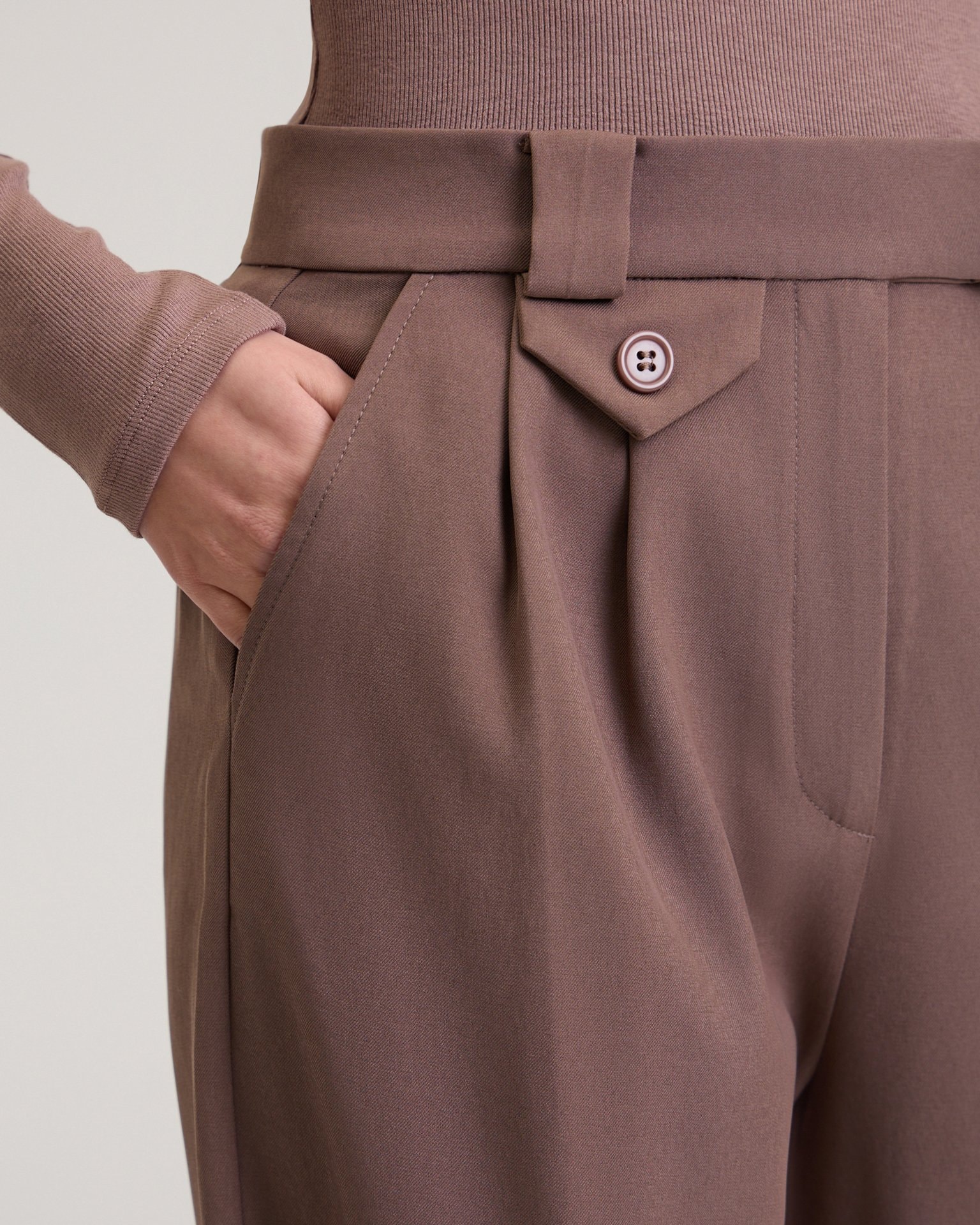 Trousers with decorative pocket in chocolate brown, Brown — photo 8