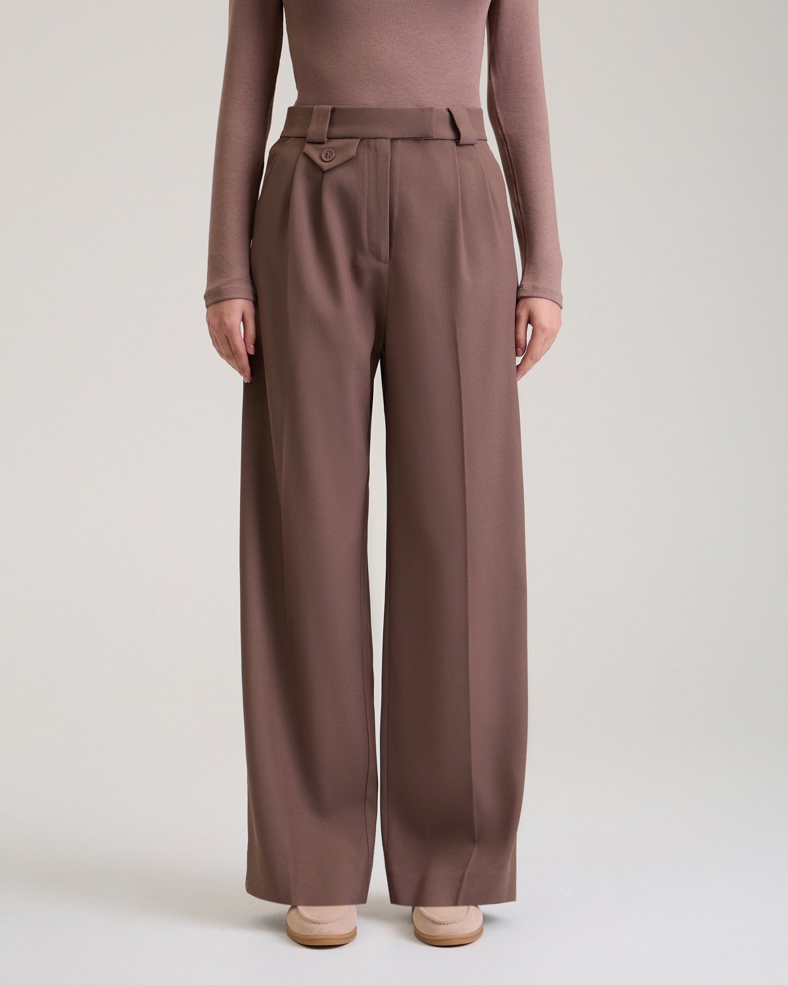 Trousers with decorative pocket in chocolate brown, Brown