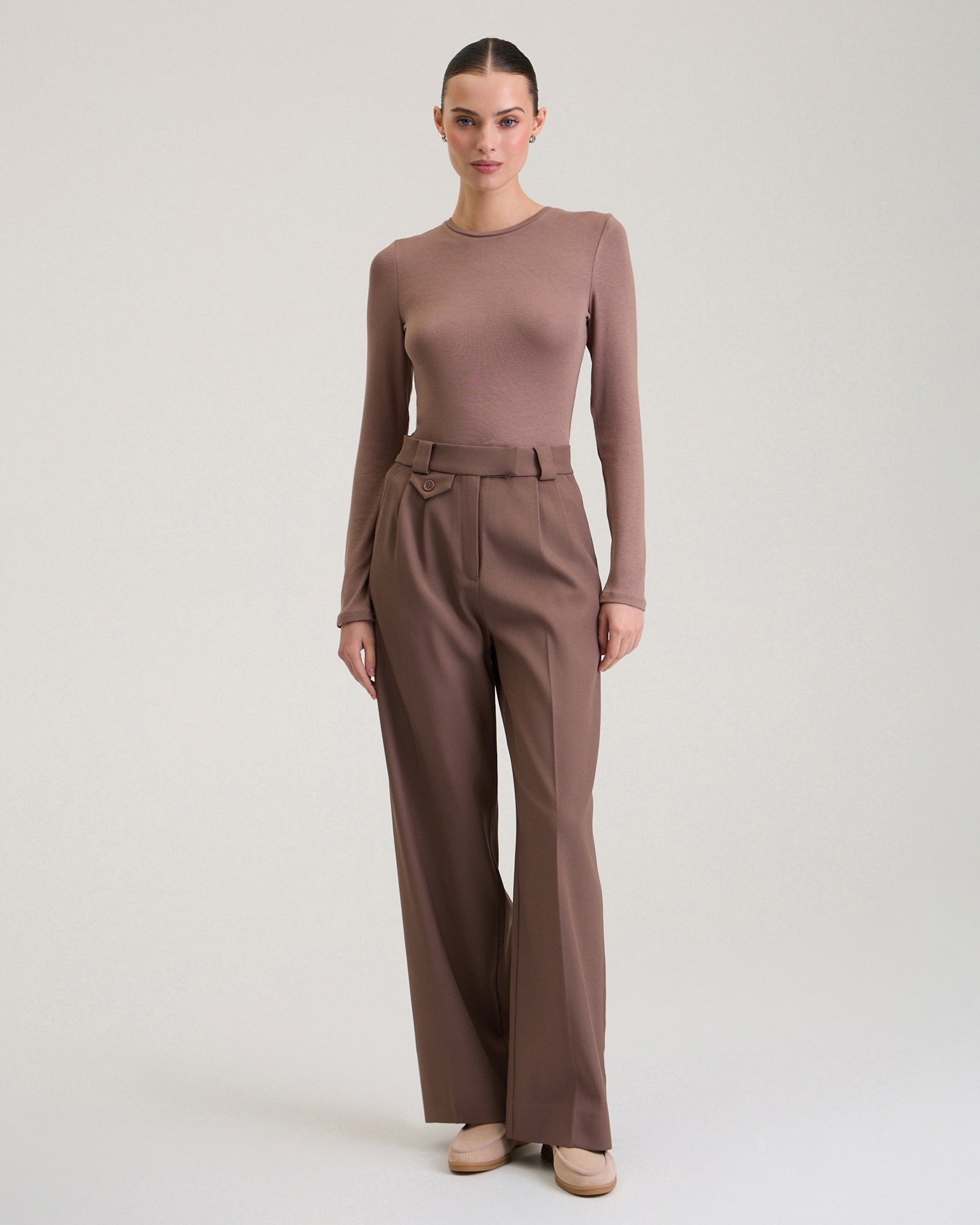 Trousers with decorative pocket in chocolate brown, Brown — photo 6