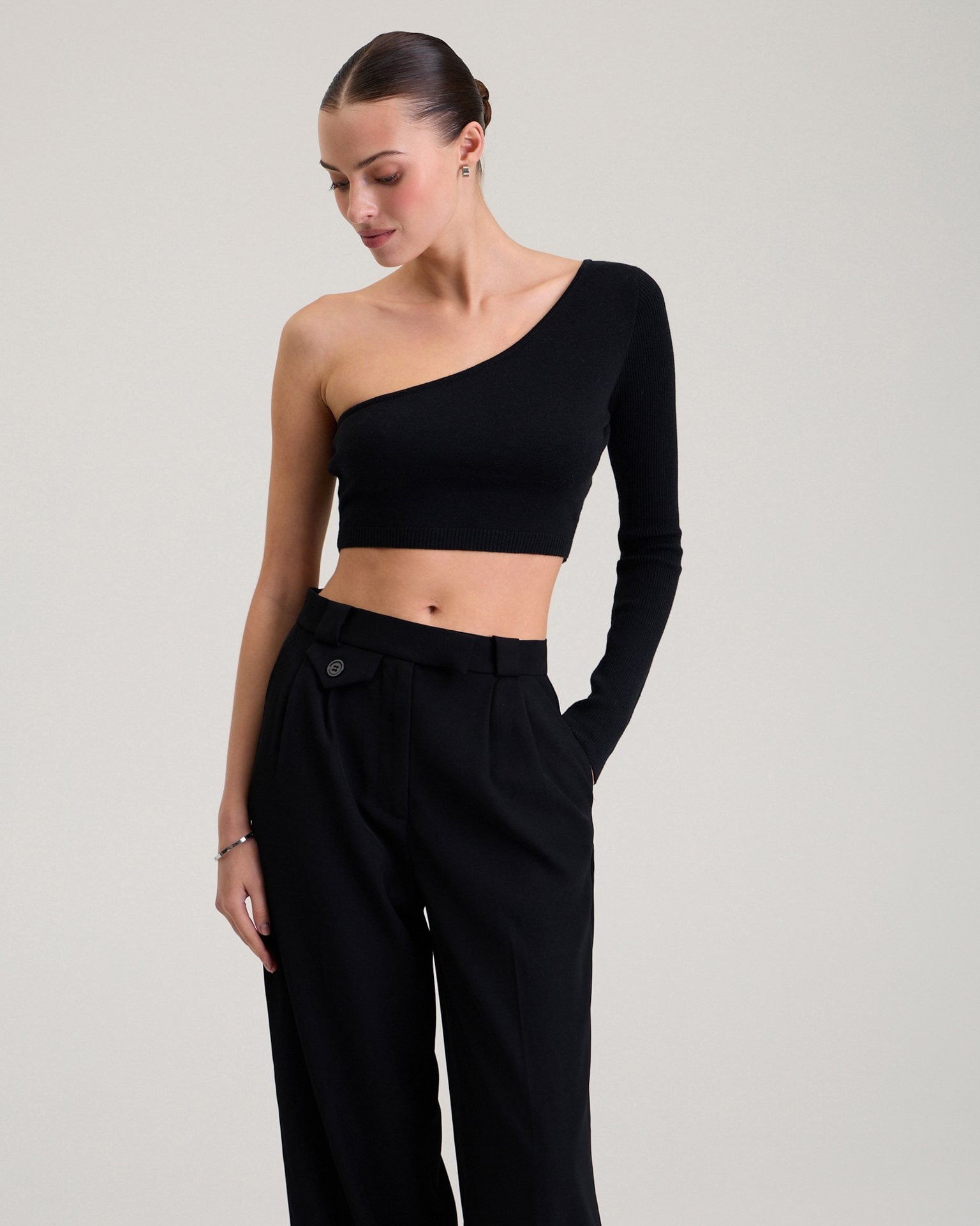Trousers with decorative pocket in black, Black — photo 4