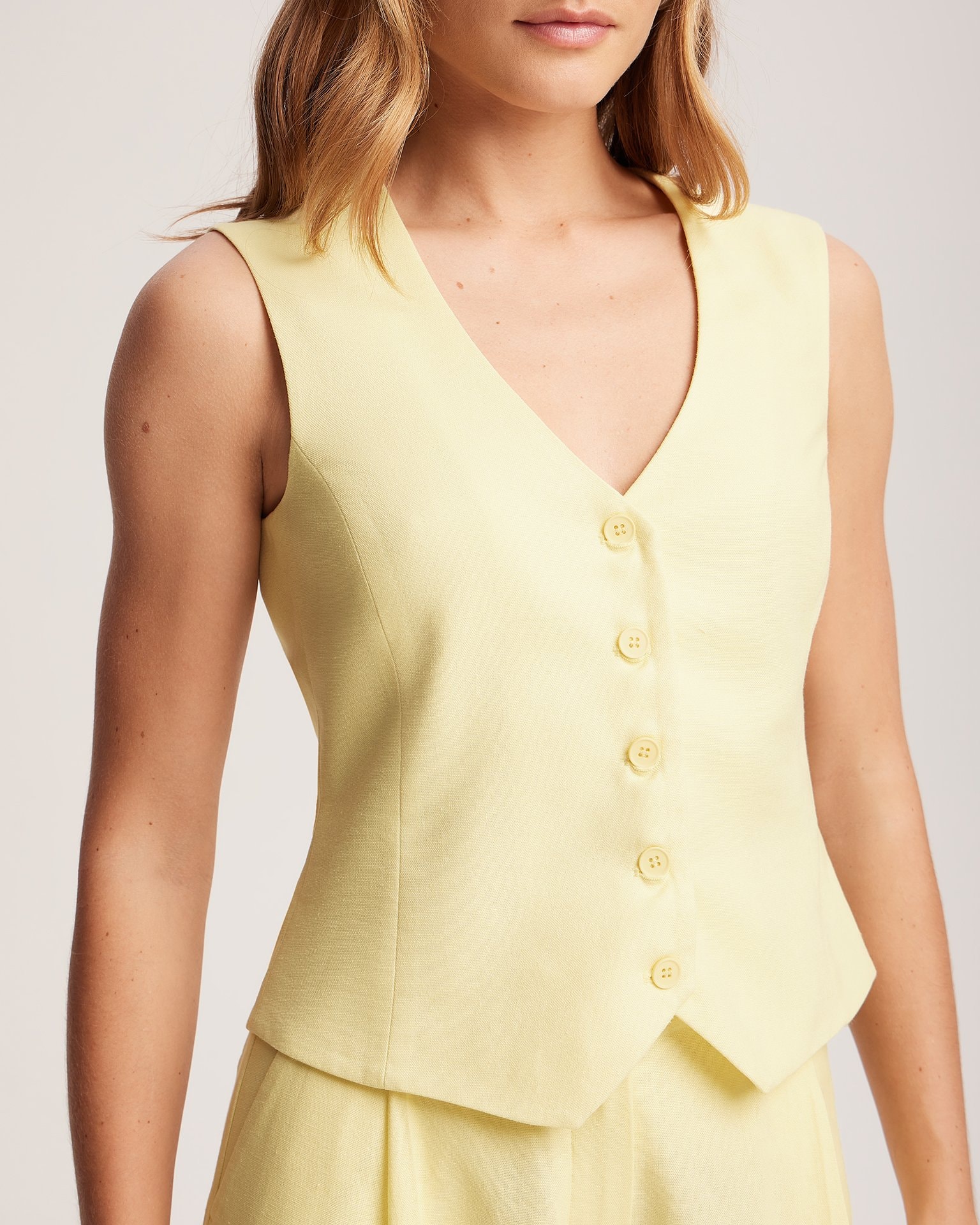 A yellow waistcoat, Yellow — photo 6