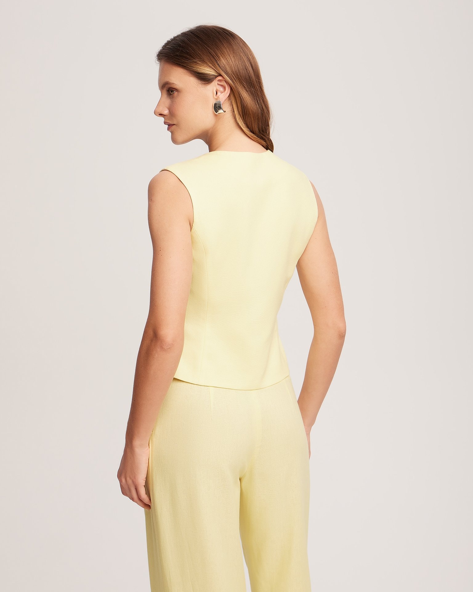 A yellow waistcoat, Yellow — photo 3