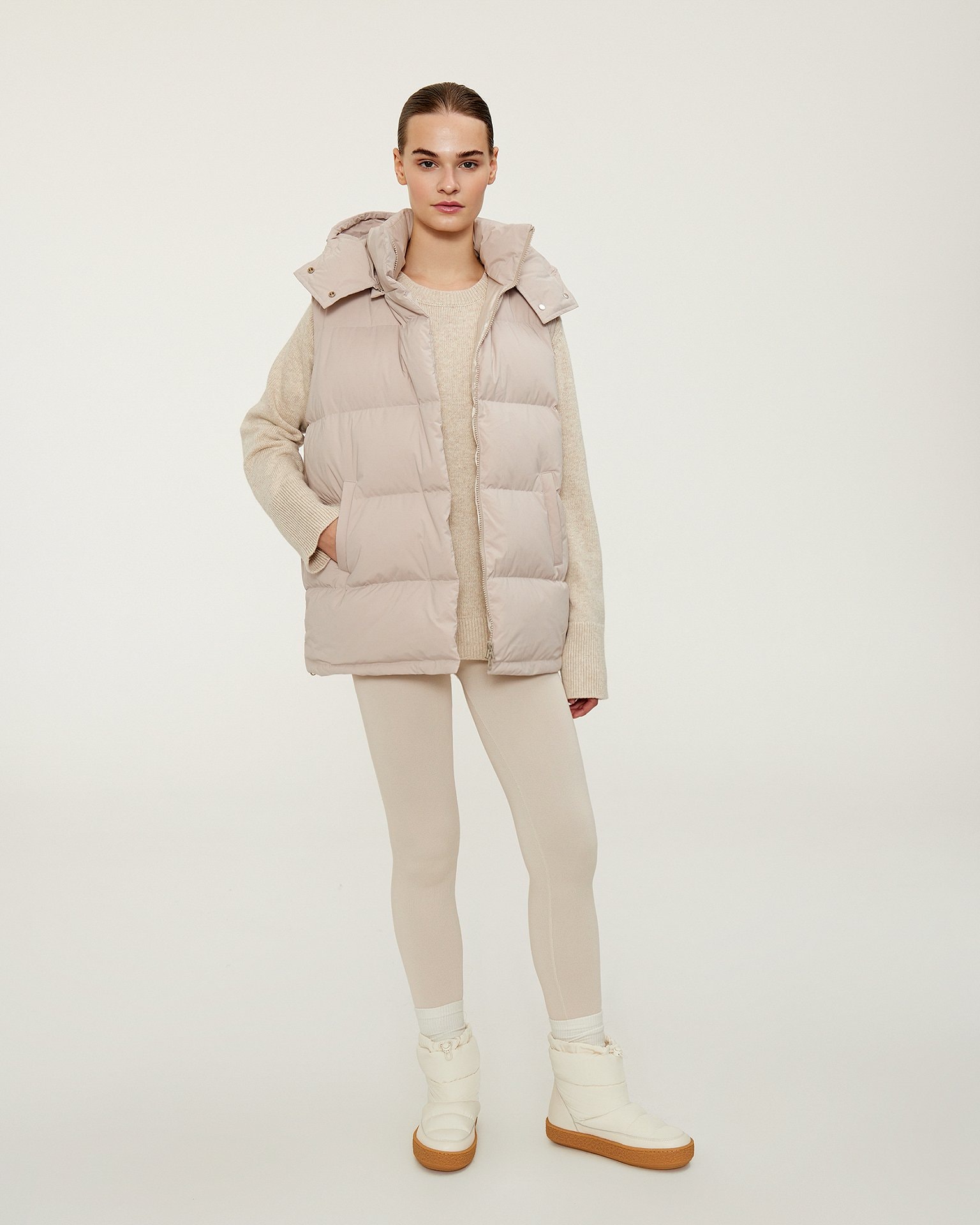 Zip-up vest, Beige
