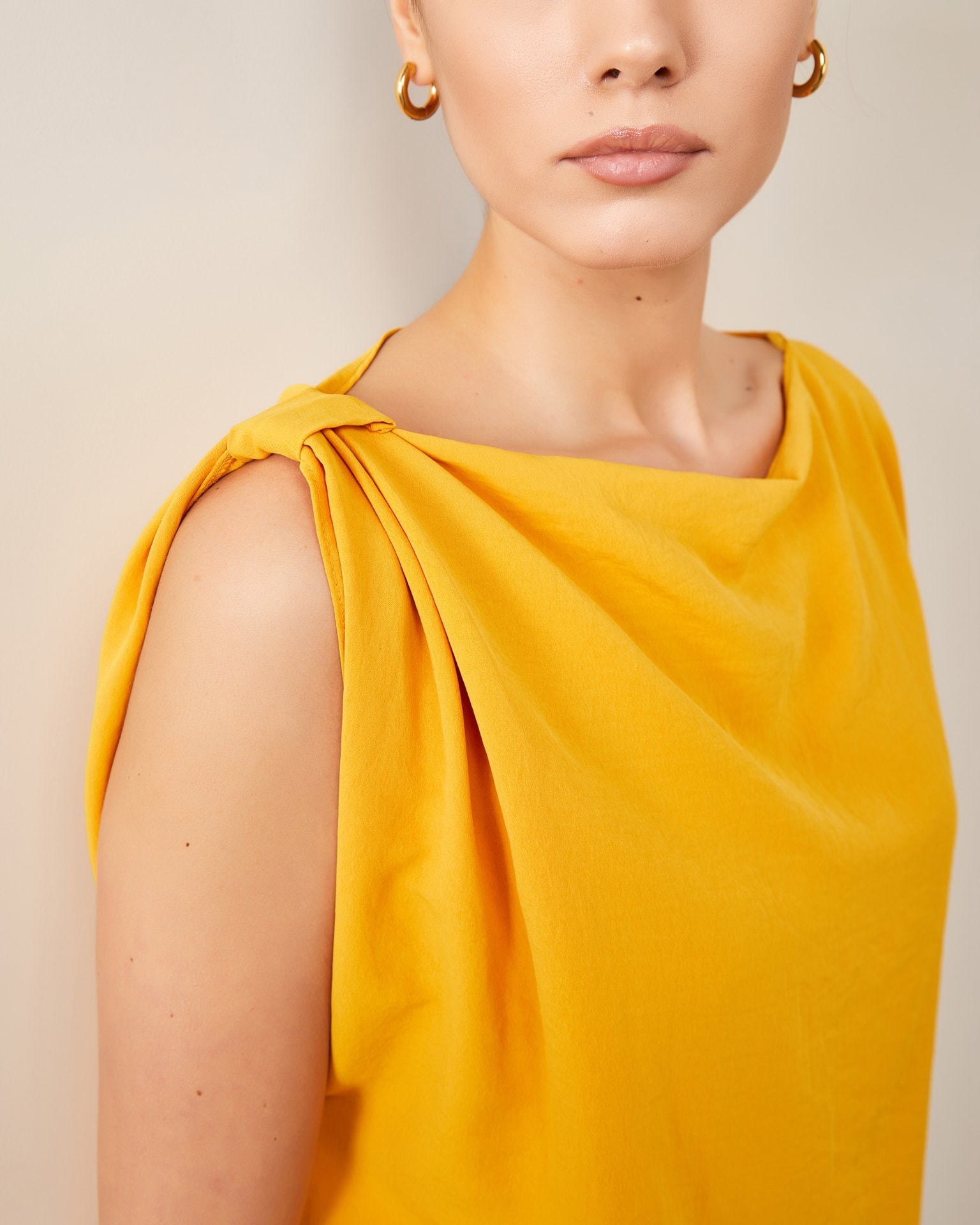 Straight-cut top, yellow — photo 5