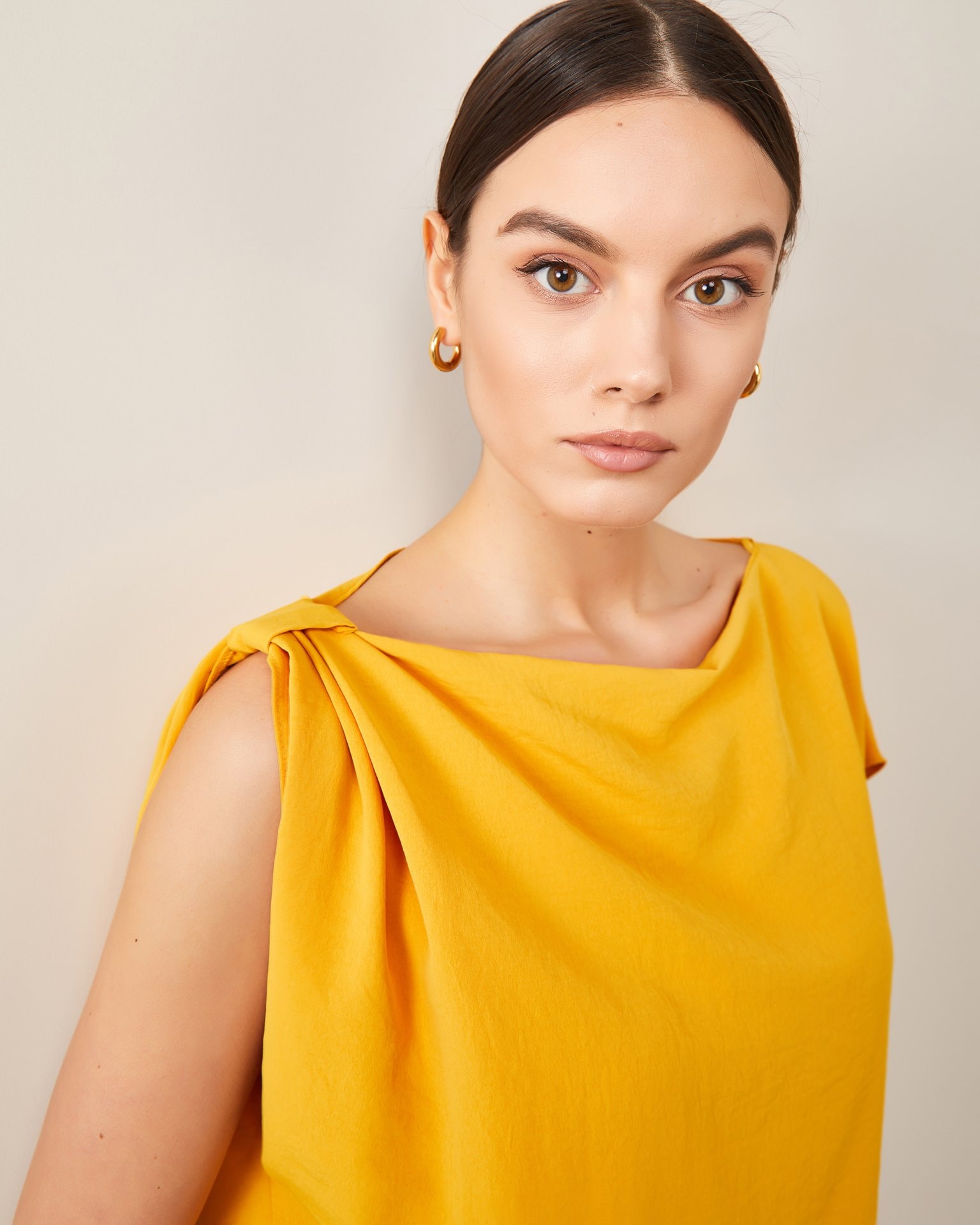 Straight-cut top, yellow — photo 4
