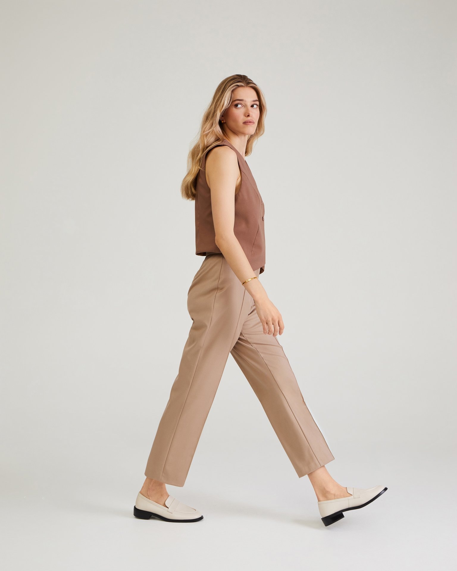 Cropped trousers in beige, Beige — photo 5