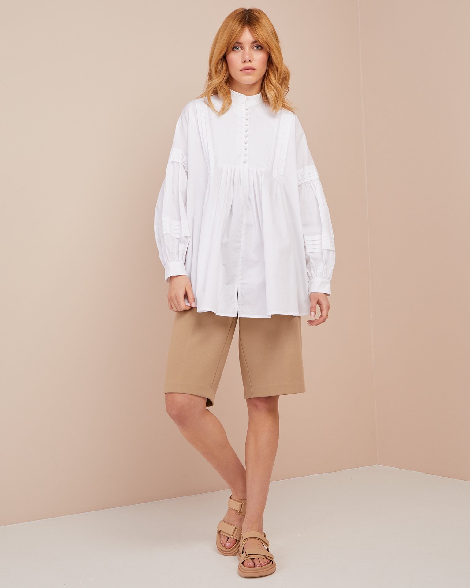 Voluminous-cut shirt, White