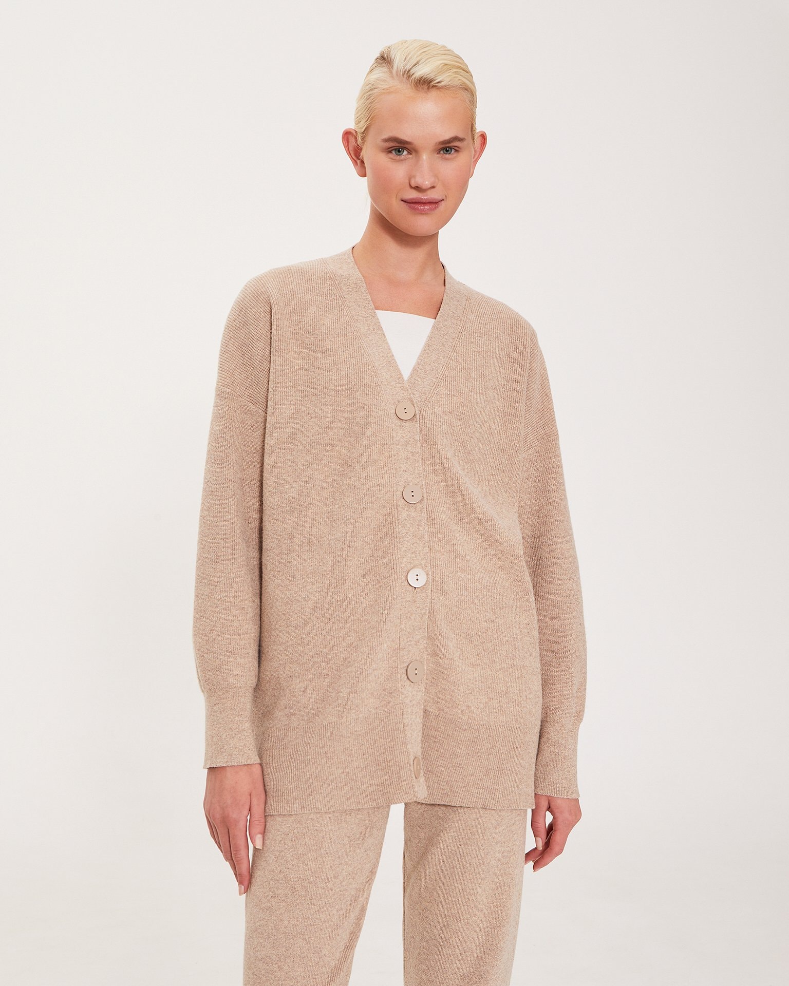 Cardigan suit, Beige