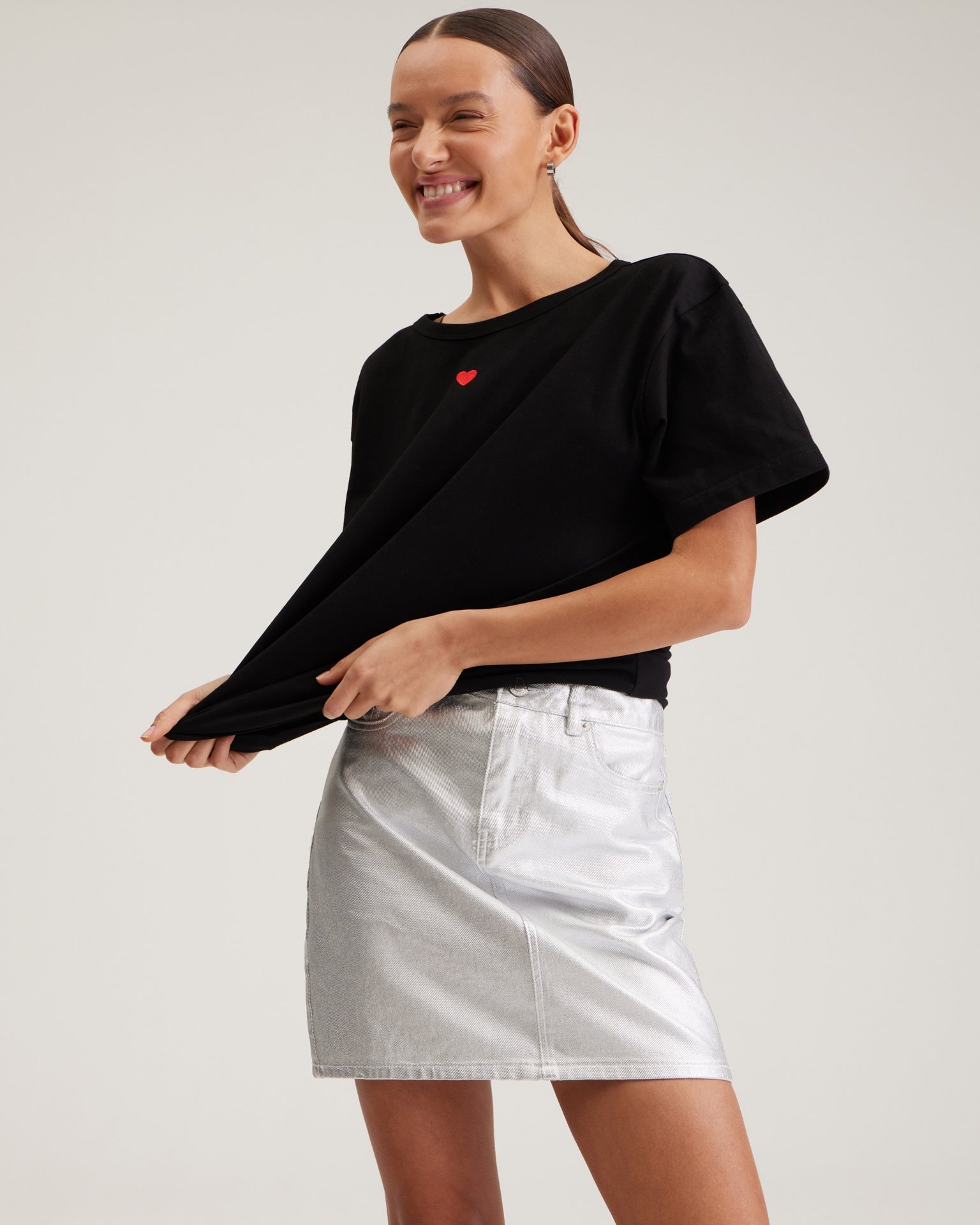Black t-shirt with heart, Black — photo 6