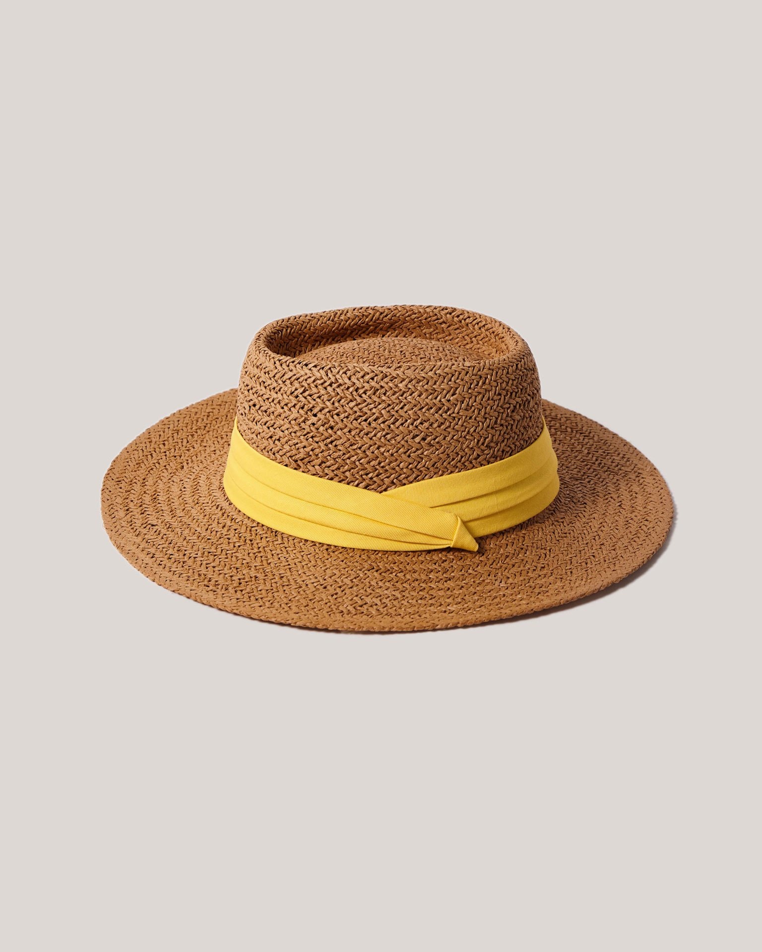 Hat with a small brim, Yellow