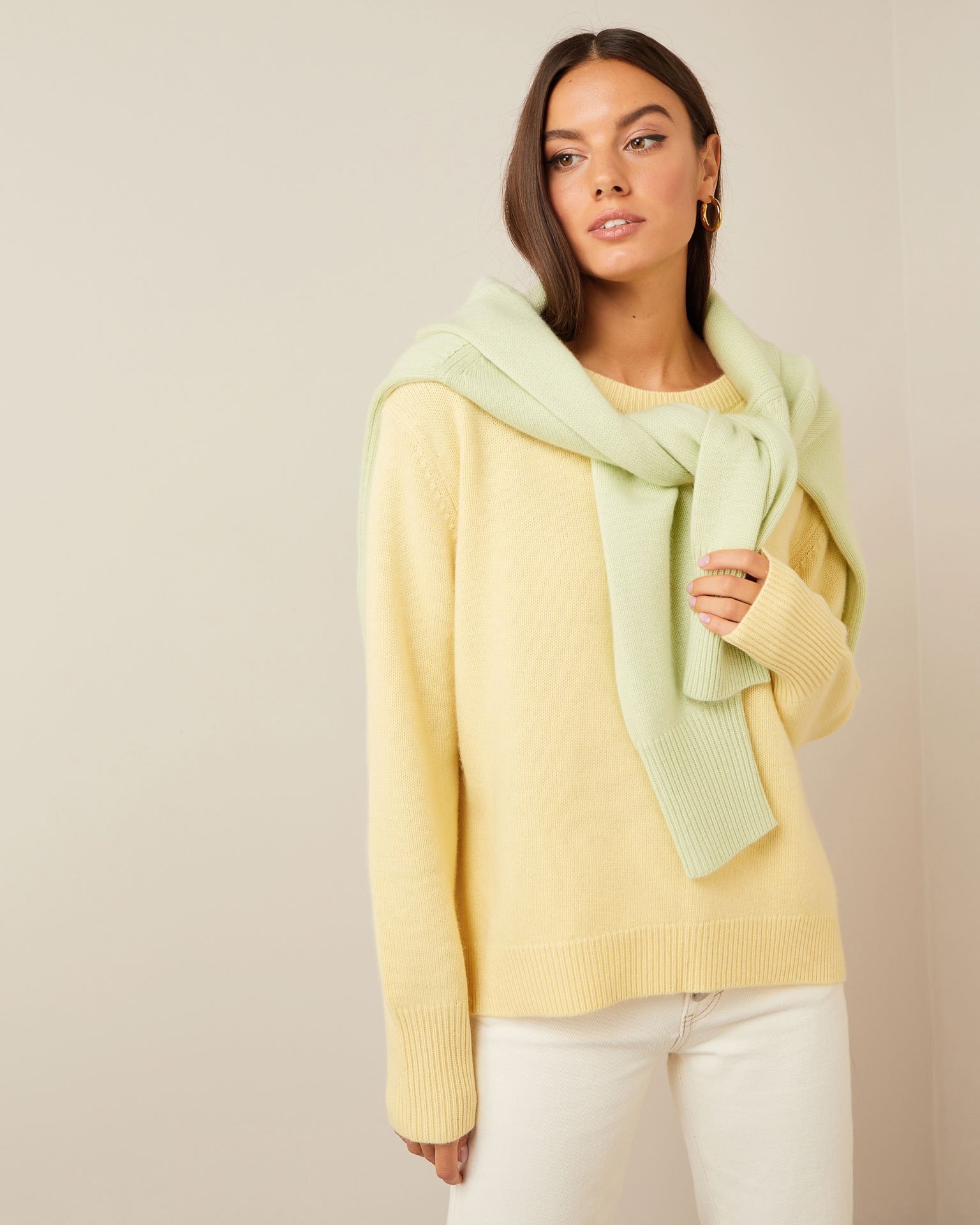 Round-neck sweater, Yellow