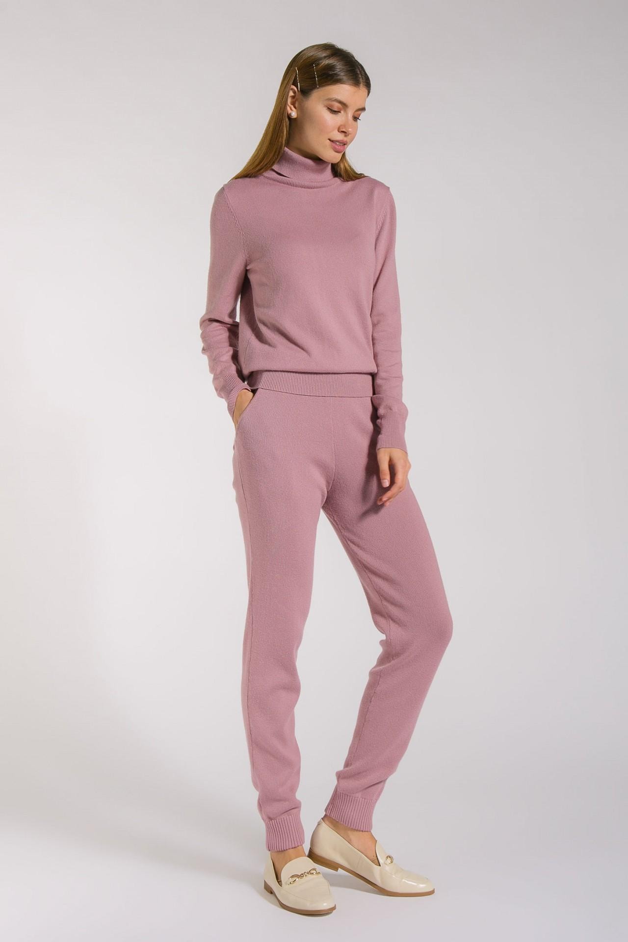 Cashmere suit, Pink