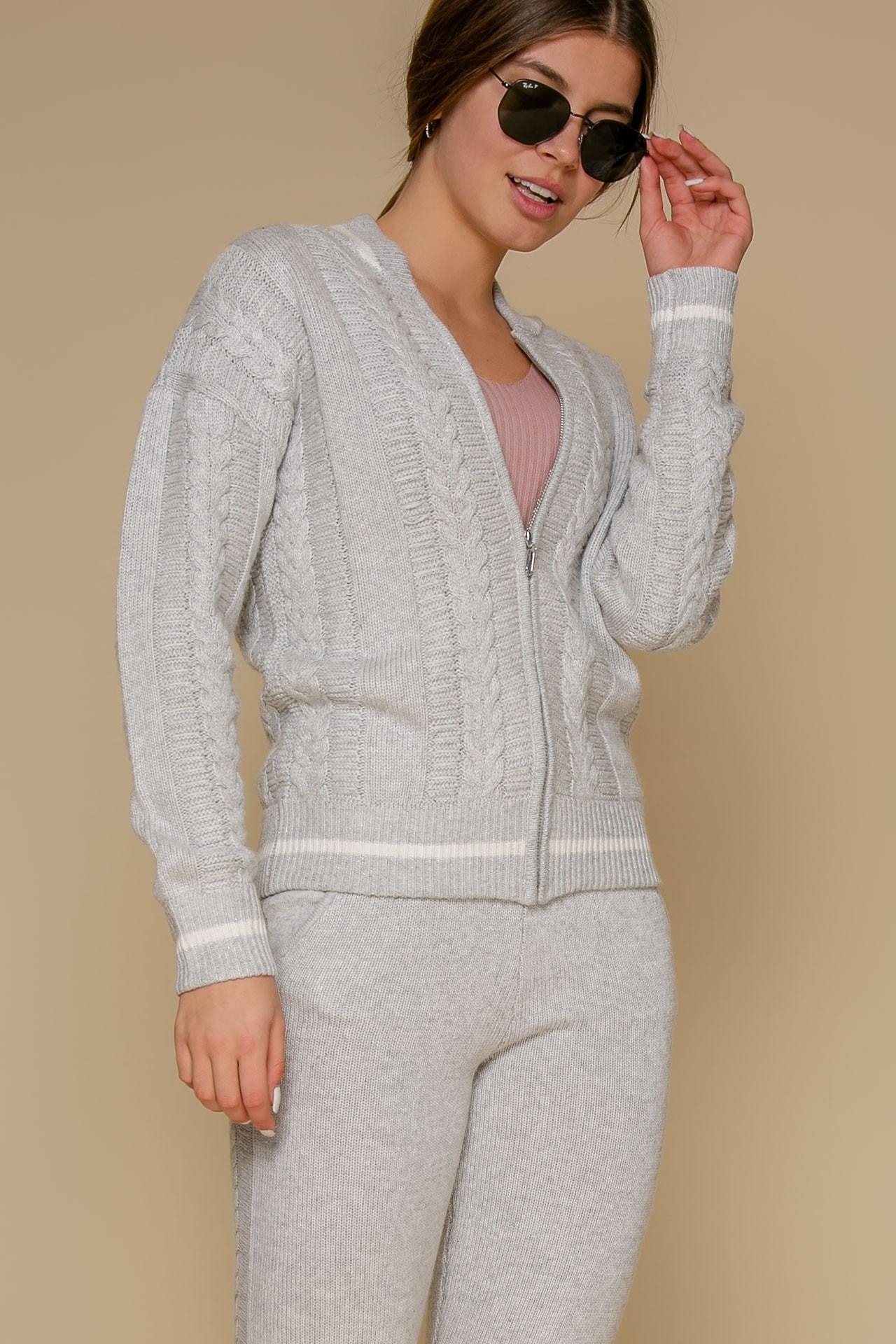 A cashmere suit in a grey melange shade, adorned with a braid cable knit pattern, Grey — photo 2