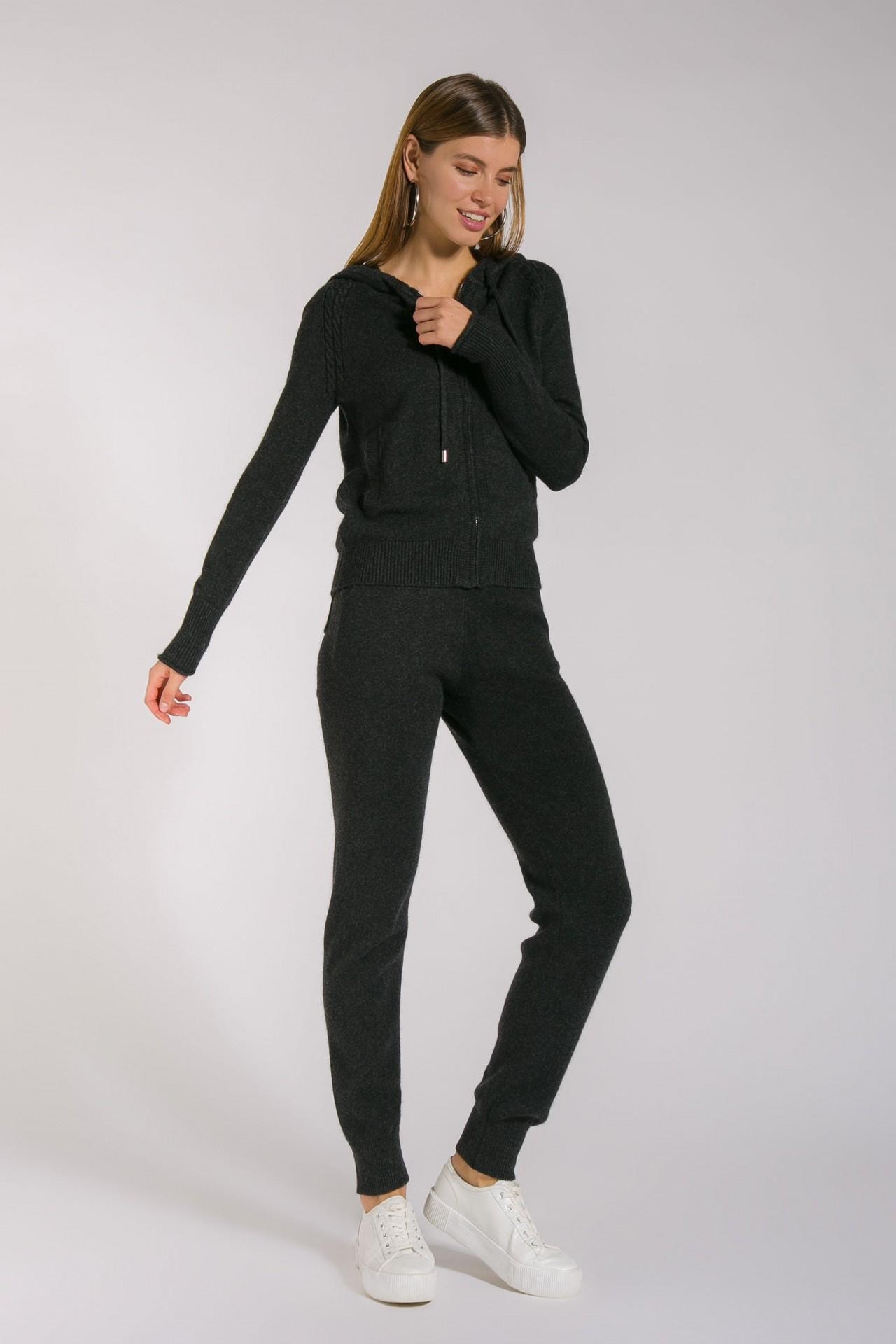 Cashmere Suit with Jogger Trousers and a Zip-Front Jumper, Graphite — photo 3