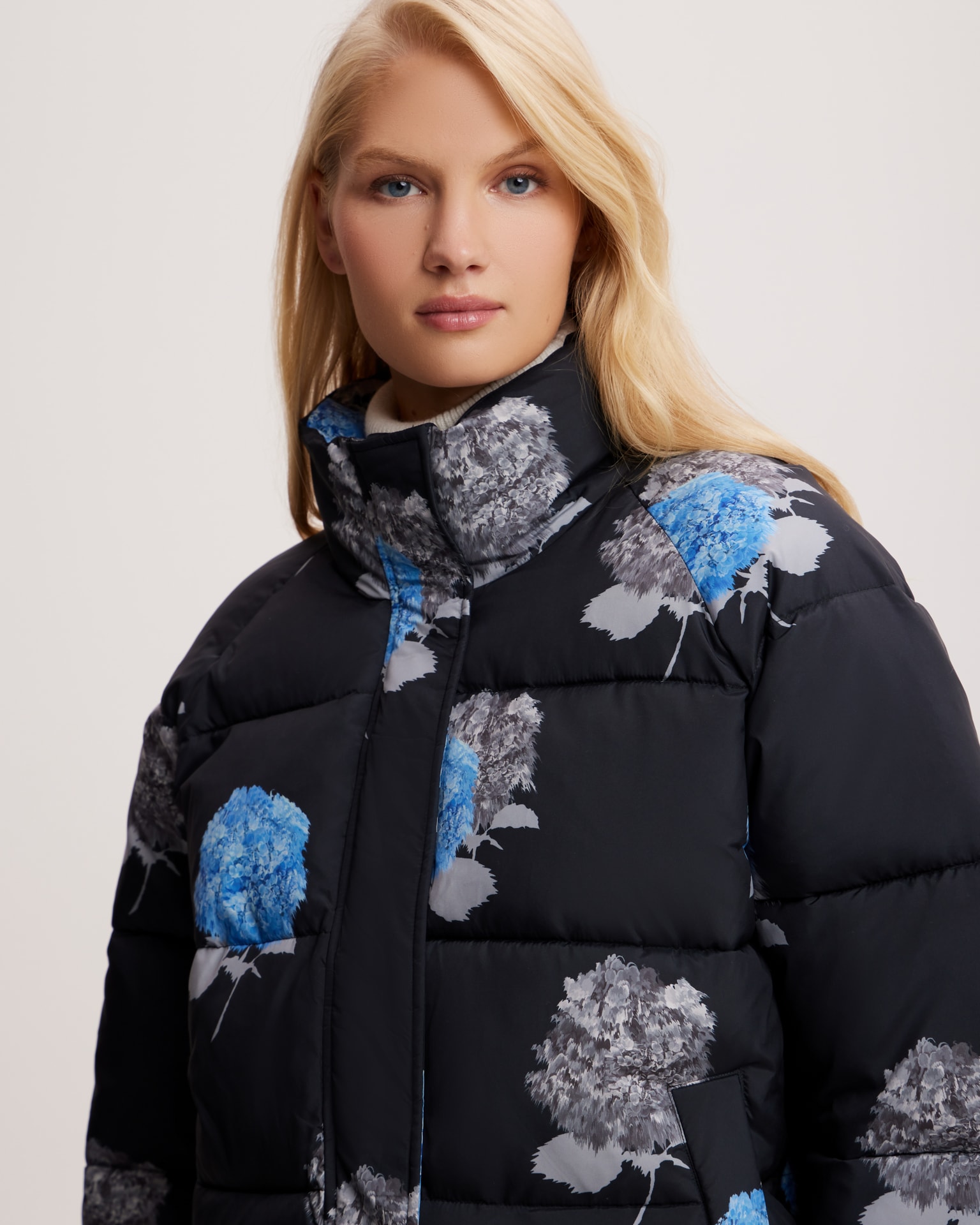 Puffer jacket with limited edition Hydrangea print, Graphite — photo 7