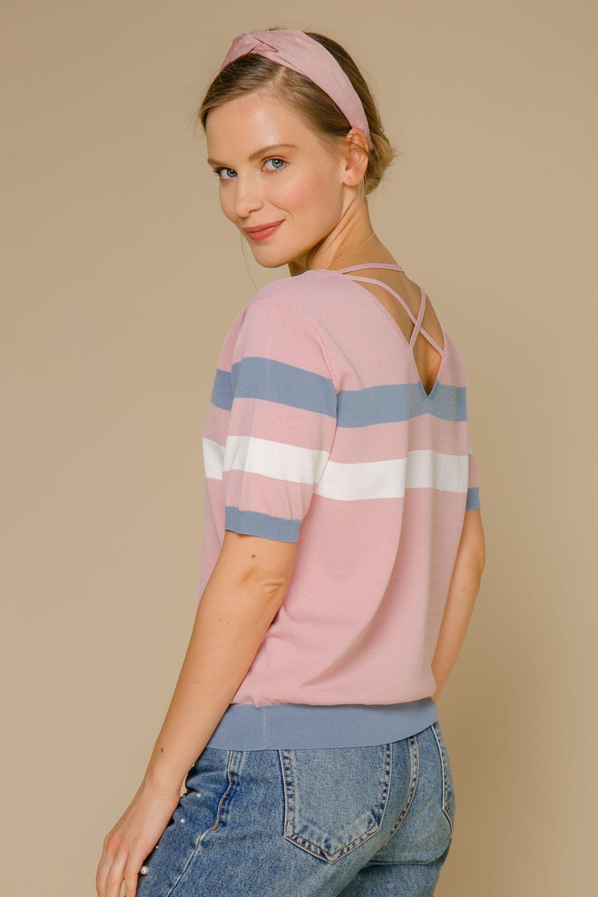 A straight-cut T-shirt, crafted in a delicate palette of pastel shades, Pink