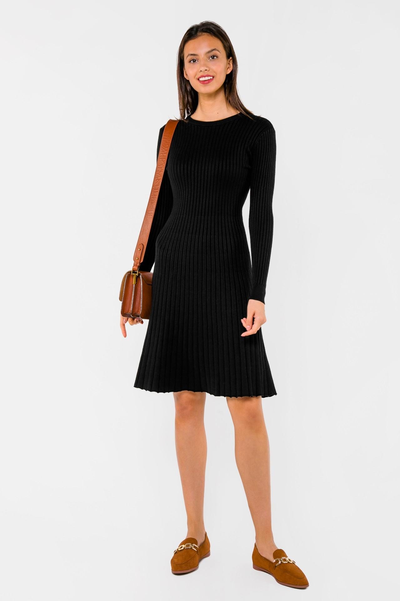 Spaghetti strap dress in a minimalist style, Black