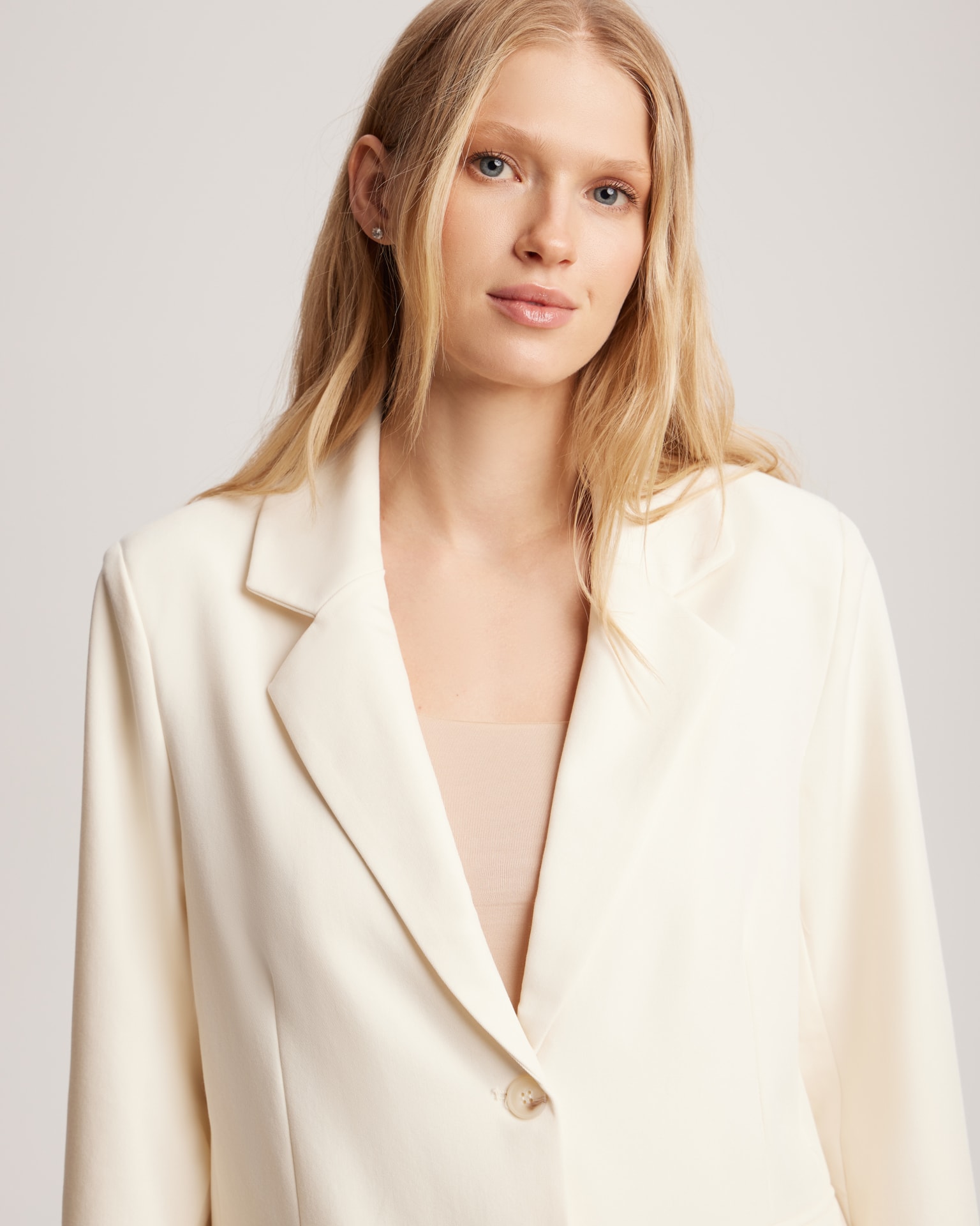 Straight-cut jacket in milky color, Milk — photo 7