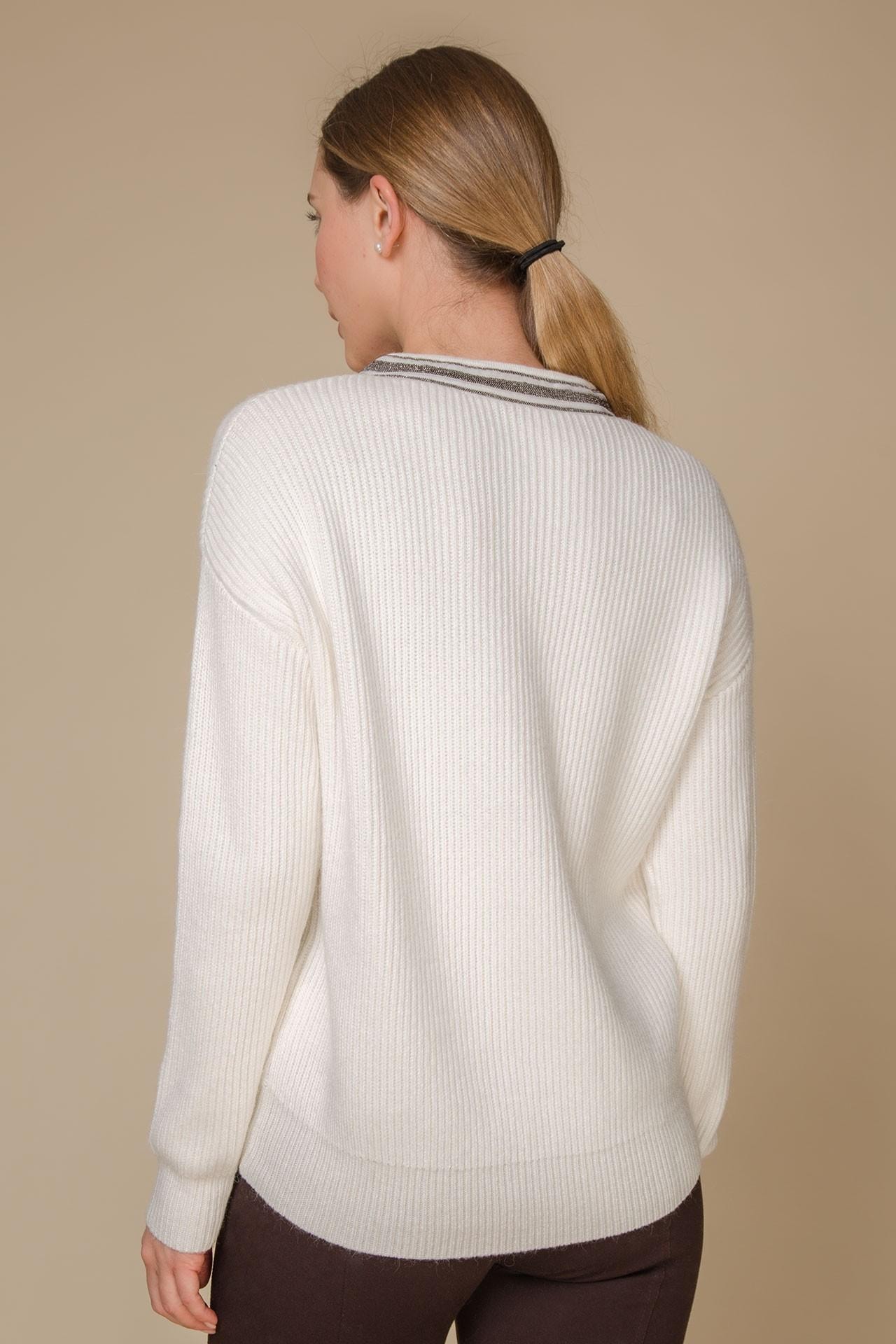 Cashmere jumper with a V-neck, embroidered with shimmering beads, White — photo 4