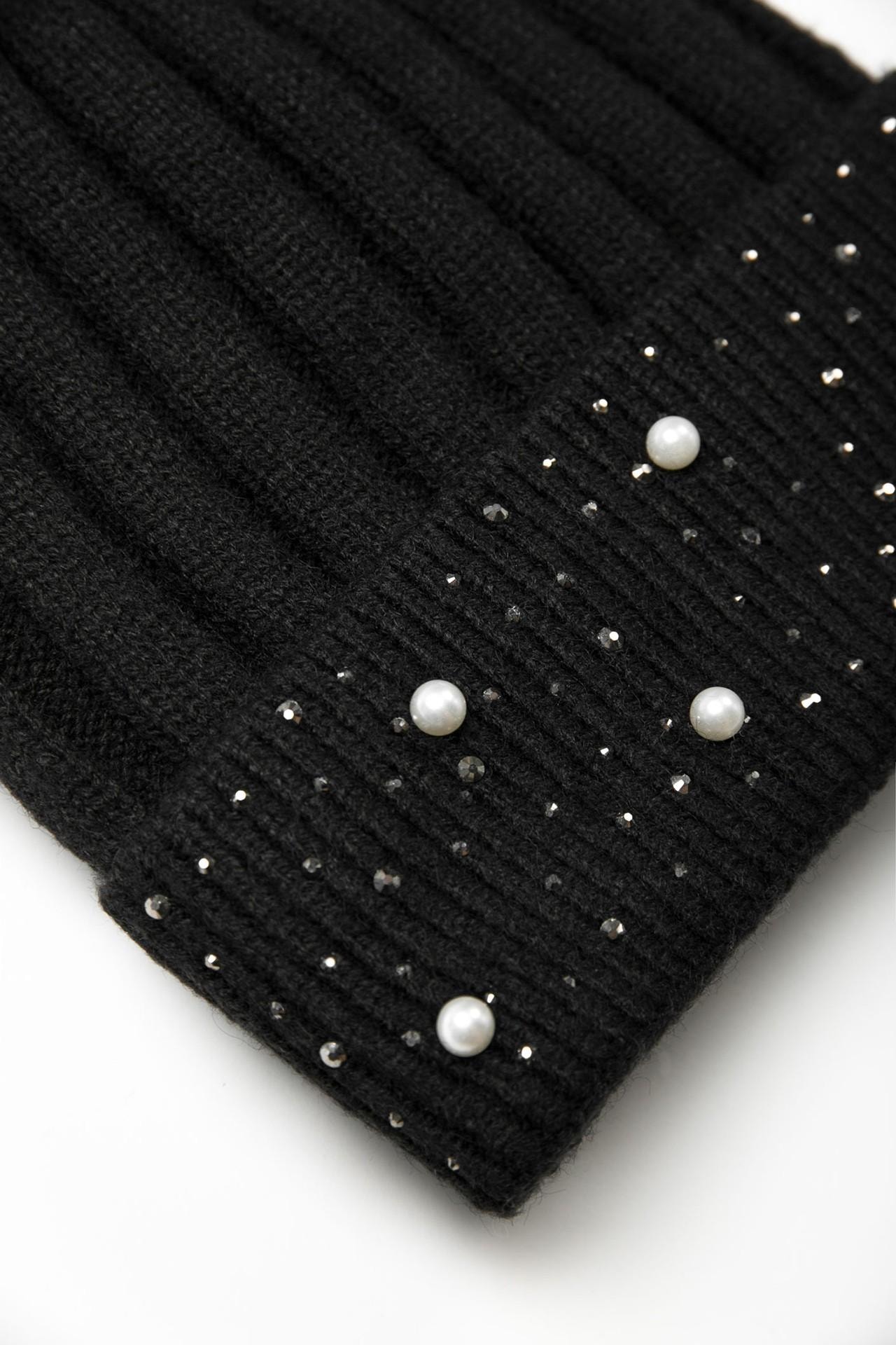 Classic black beanie with crystal decorations, Black