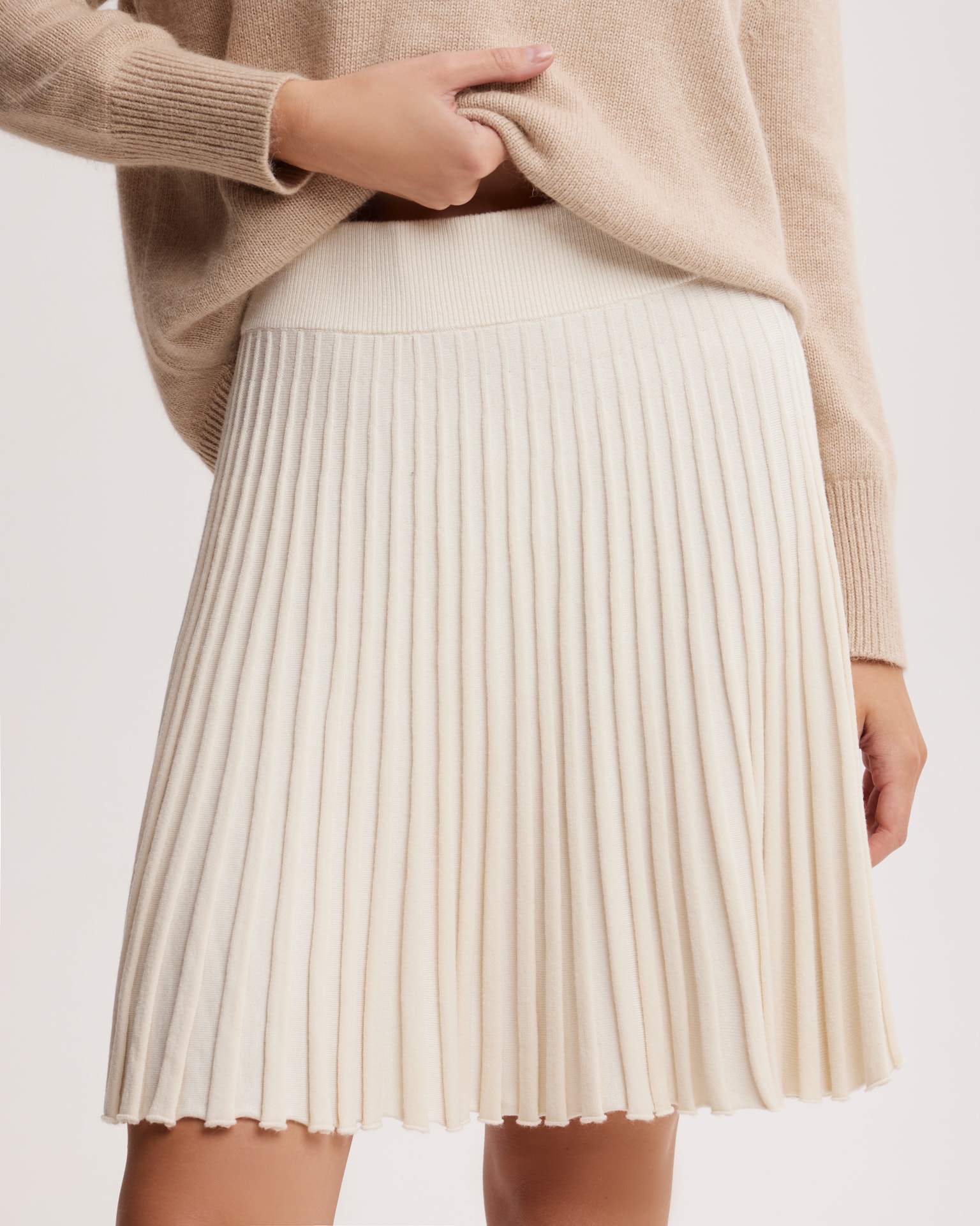 Pleated mini skirt in milk colour, Milky — photo 5