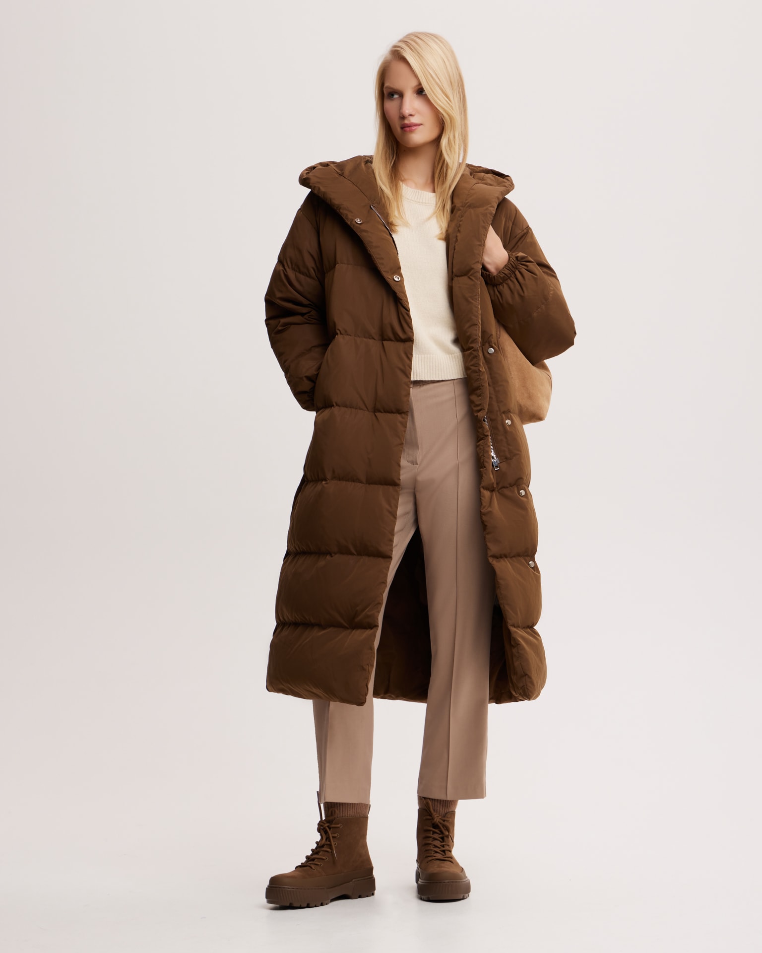 Chocolate brown puffer jacket with snap fasteners, Brown.