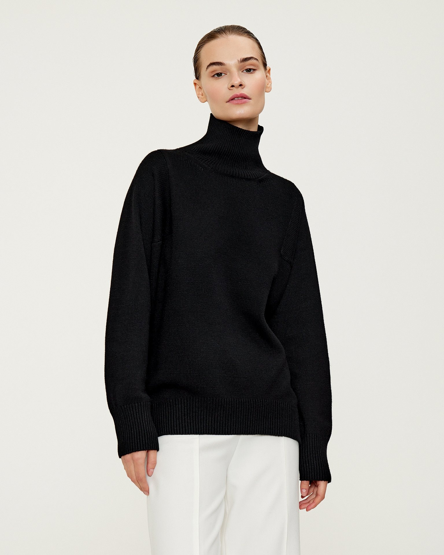 Basic black turtleneck jumper, Black
