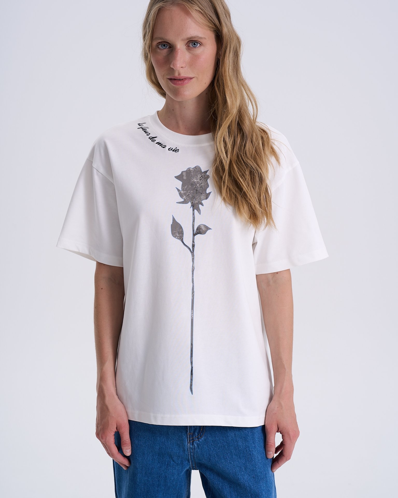 T-shirt with La fleur de ma vie embroidery