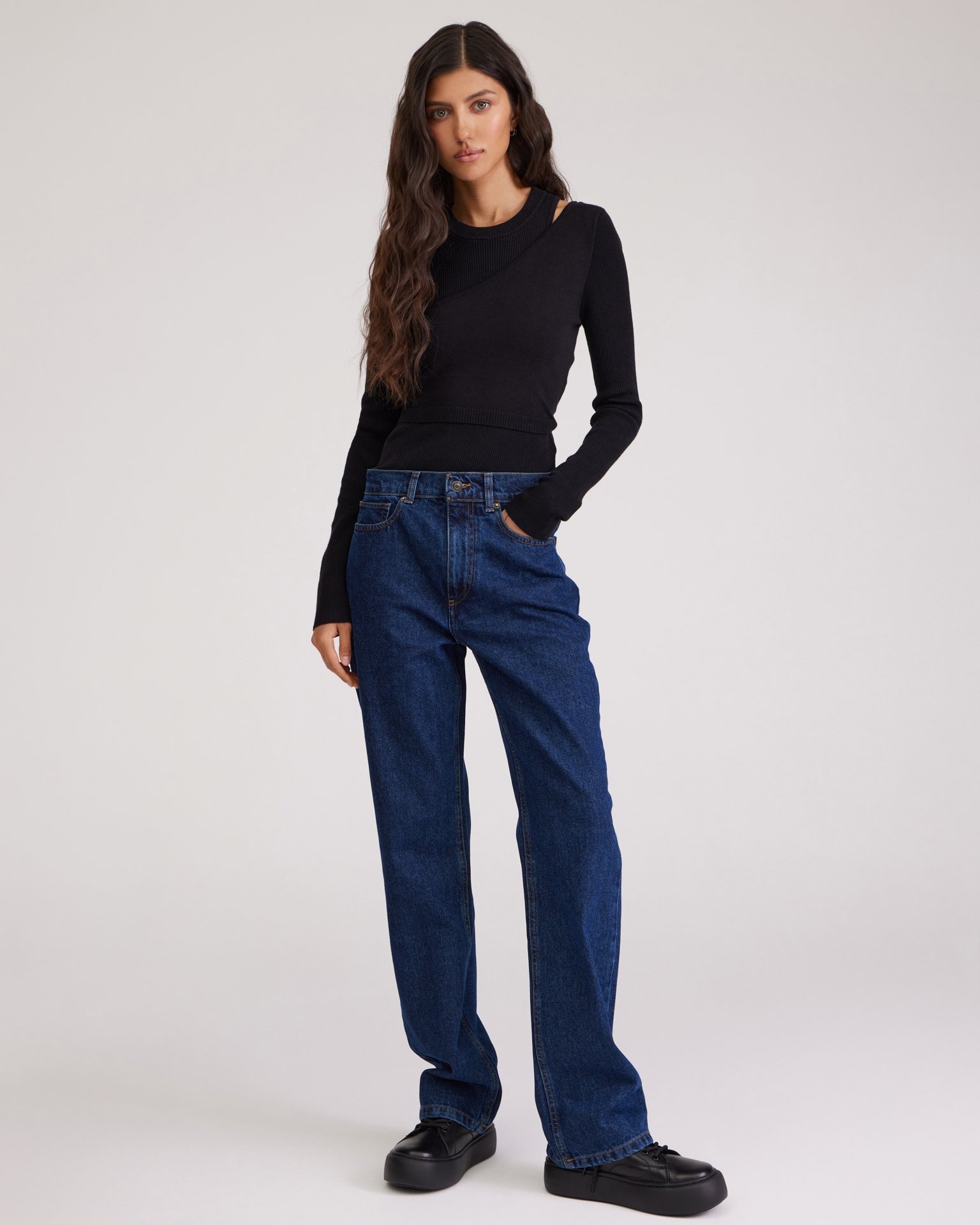 Dark blue straight-leg jeans