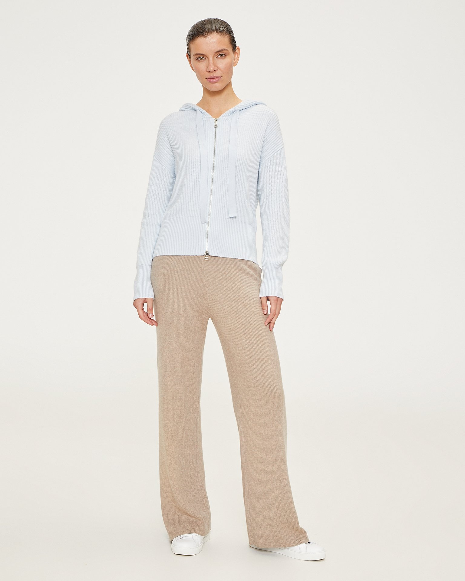 Wide-leg elasticated trousers