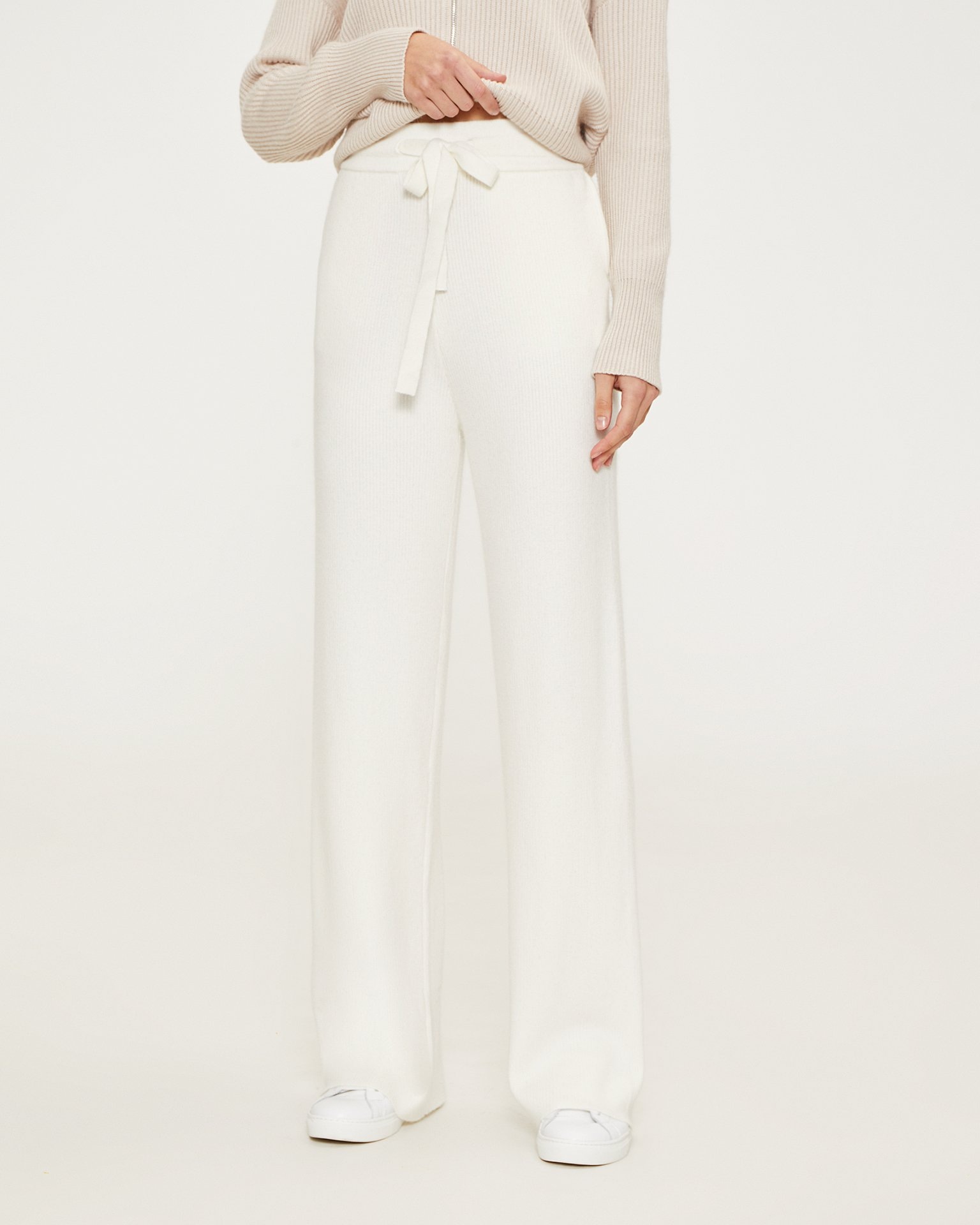 White knitted trousers
