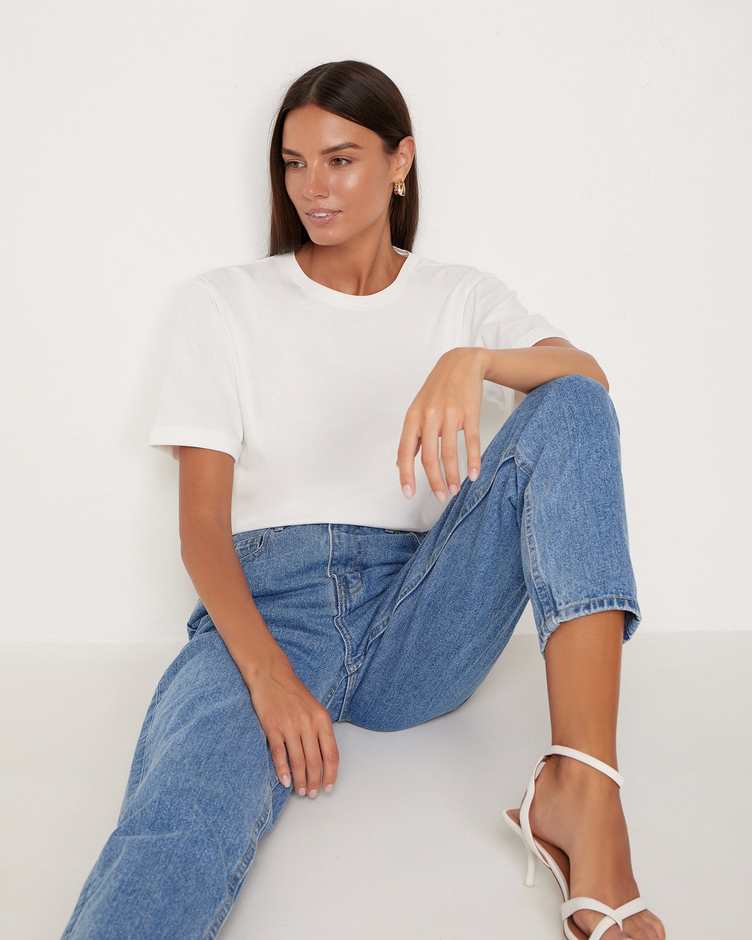 Straight-leg jeans