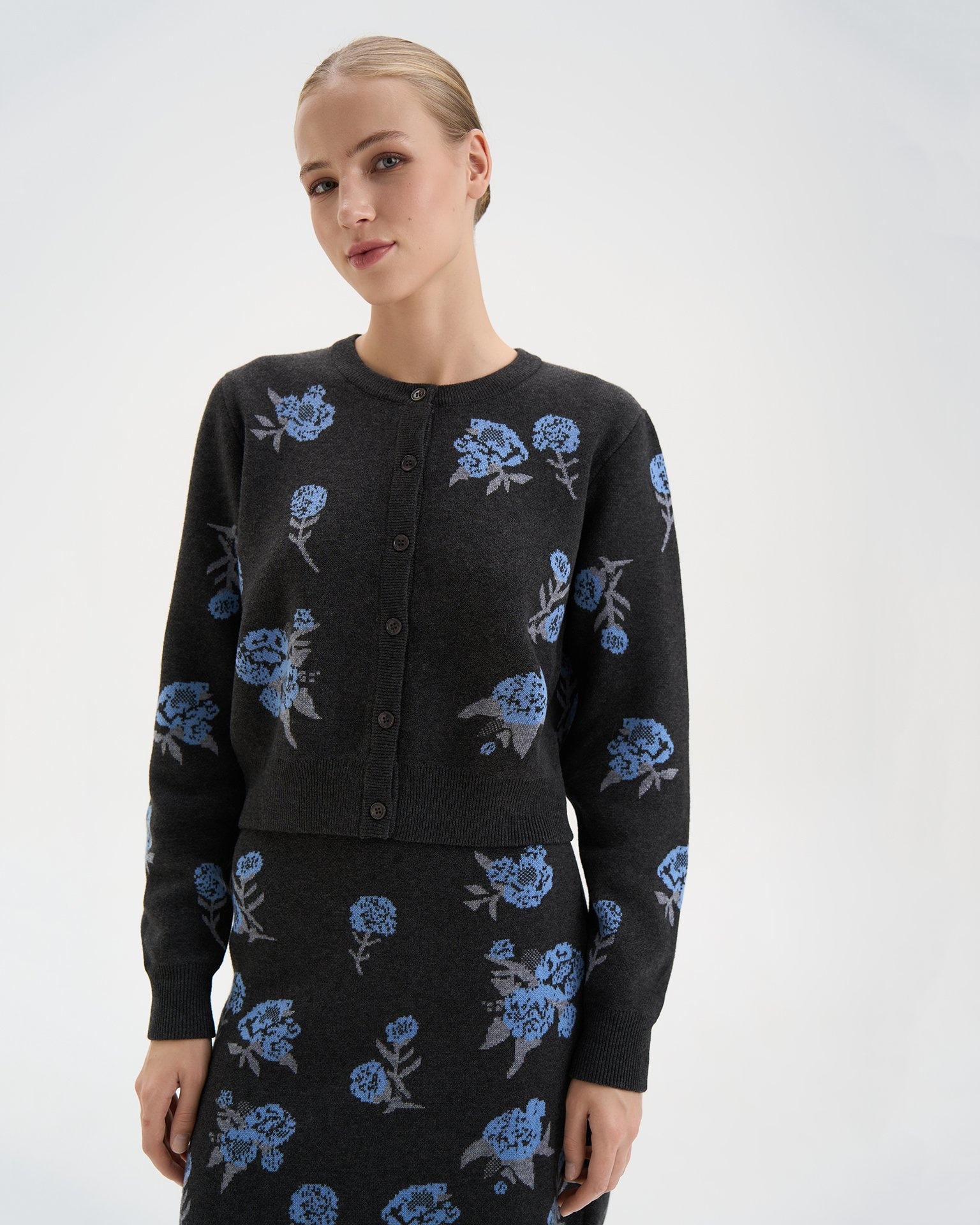 Cardigan with a round neckline