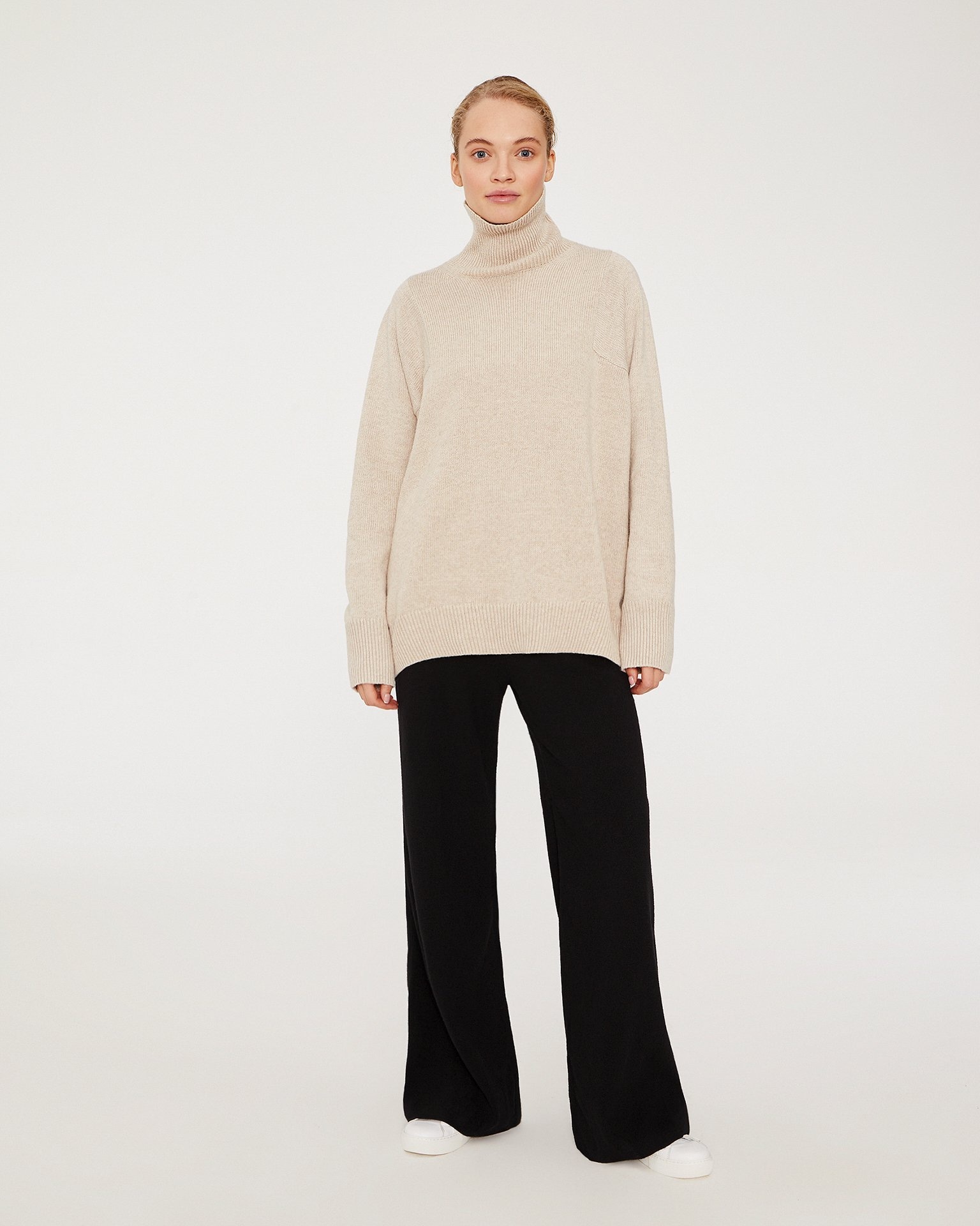 Knit trousers in black
