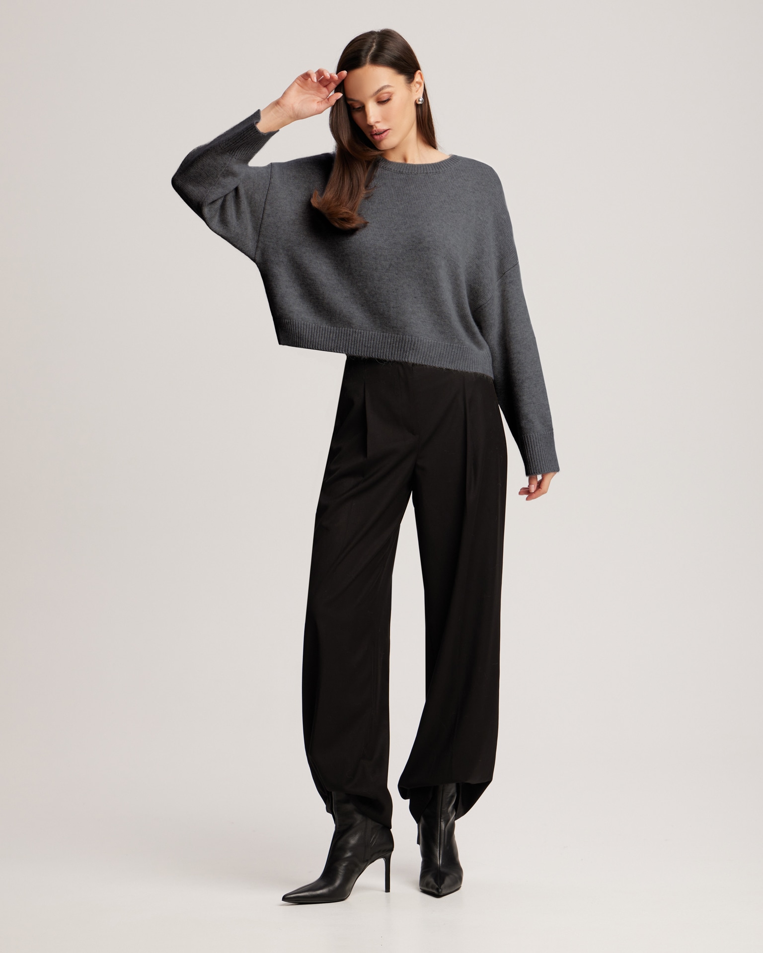 Cropped jumper in graphite colour