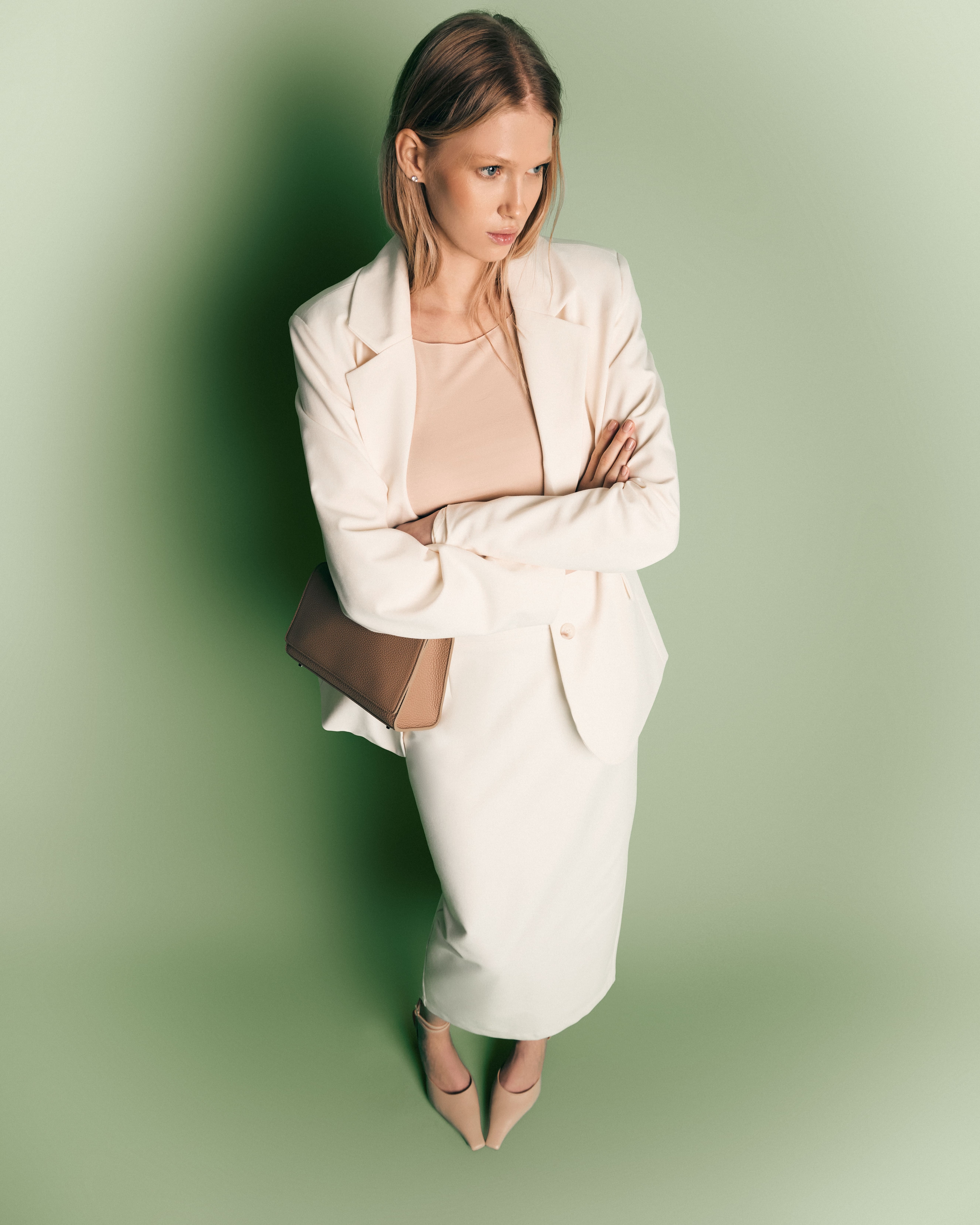 Straight-cut skirt in milky color